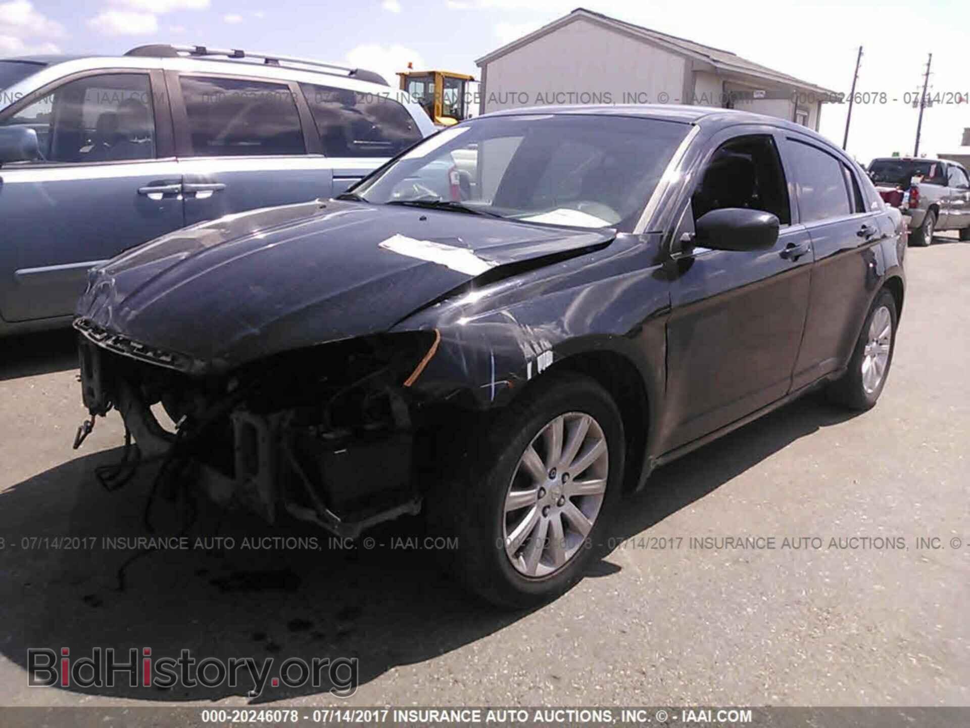 2012 Chrysler 200 - VIN: 1C3CCBBB0CN113702 - Photo 2