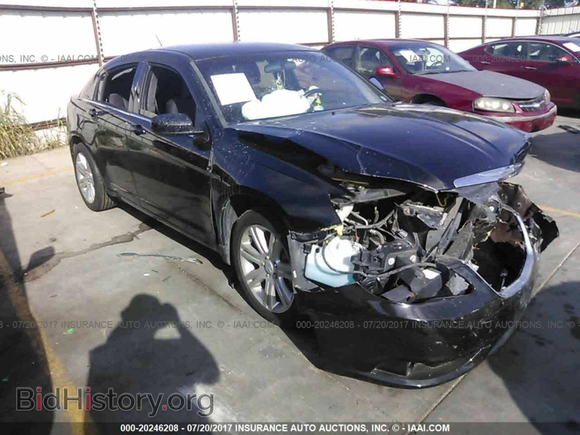 Photo 1C3BC1FBXBN603577 - Chrysler 200 2011