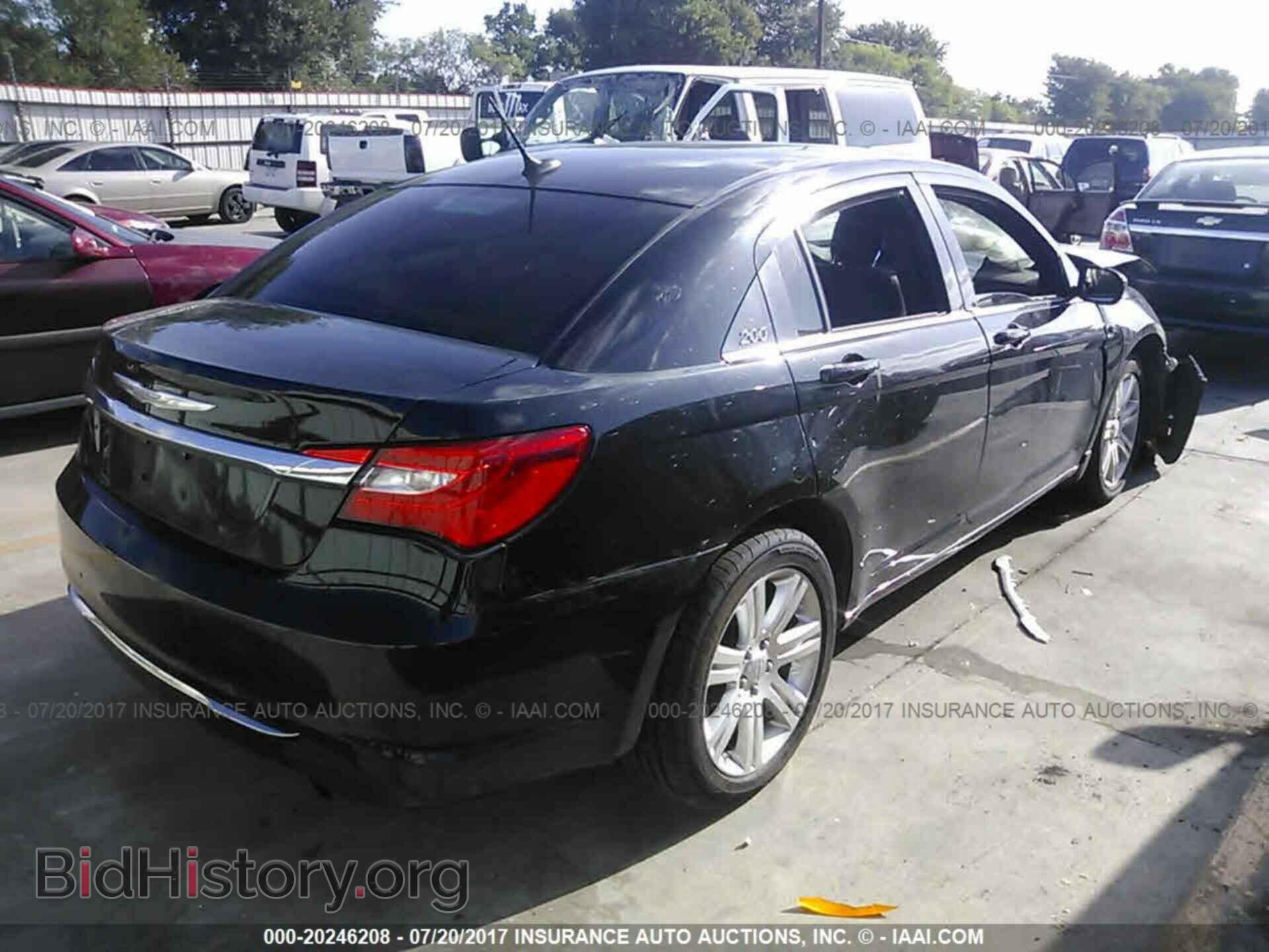 2011 Chrysler 200 - VIN: 1C3BC1FBXBN603577 - Photo 4
