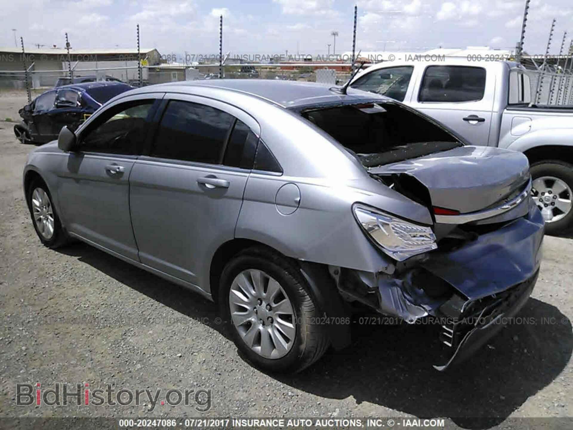 2014 Chrysler 200 - VIN: 1C3CCBAB1EN237272 - Photo 3