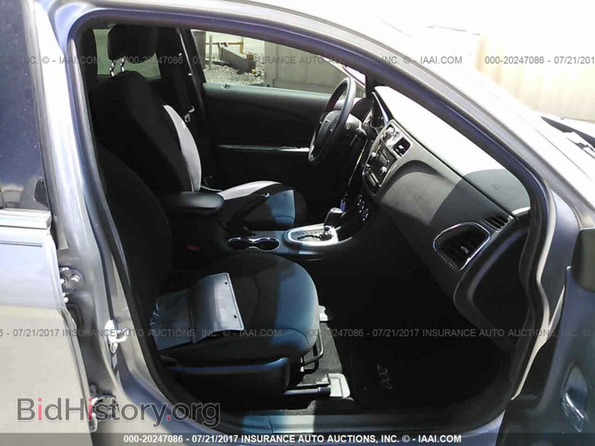 2014 Chrysler 200 - VIN: 1C3CCBAB1EN237272 - Photo 5