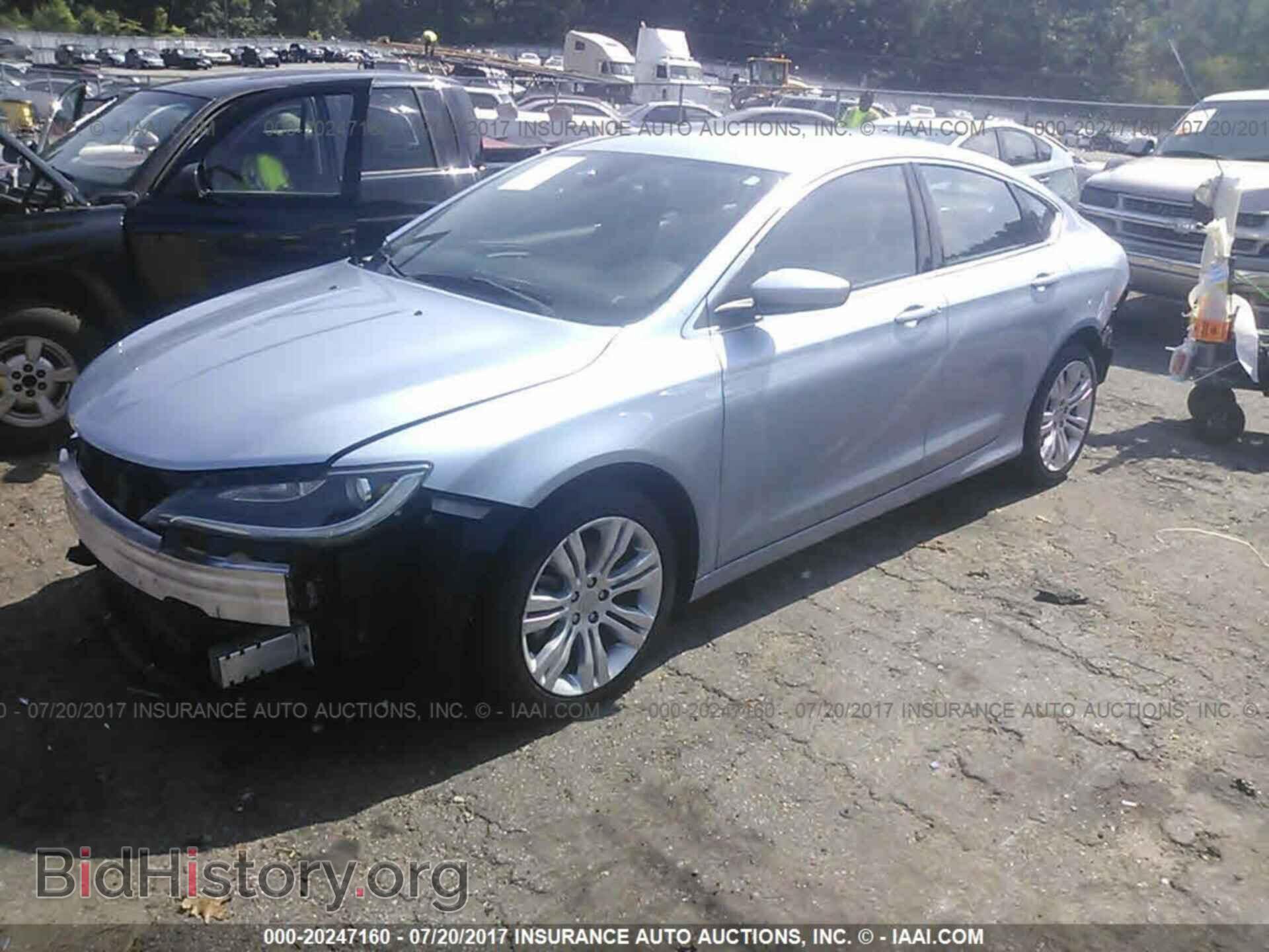2015 Chrysler 200 - VIN: 1C3CCCABXFN615242 - Photo 2