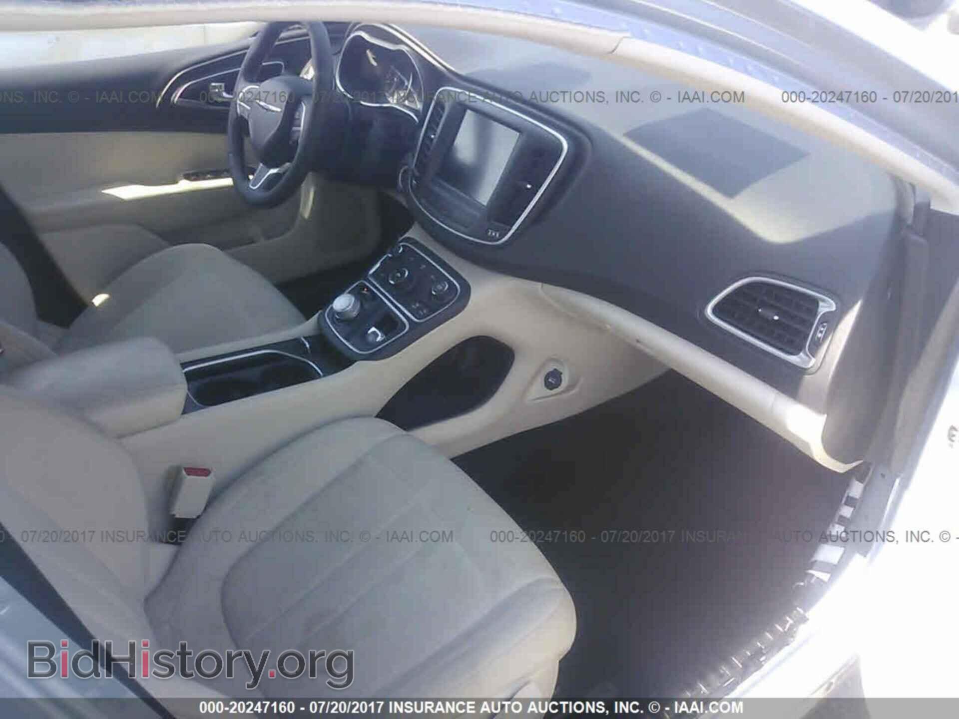 2015 Chrysler 200 - VIN: 1C3CCCABXFN615242 - Photo 5