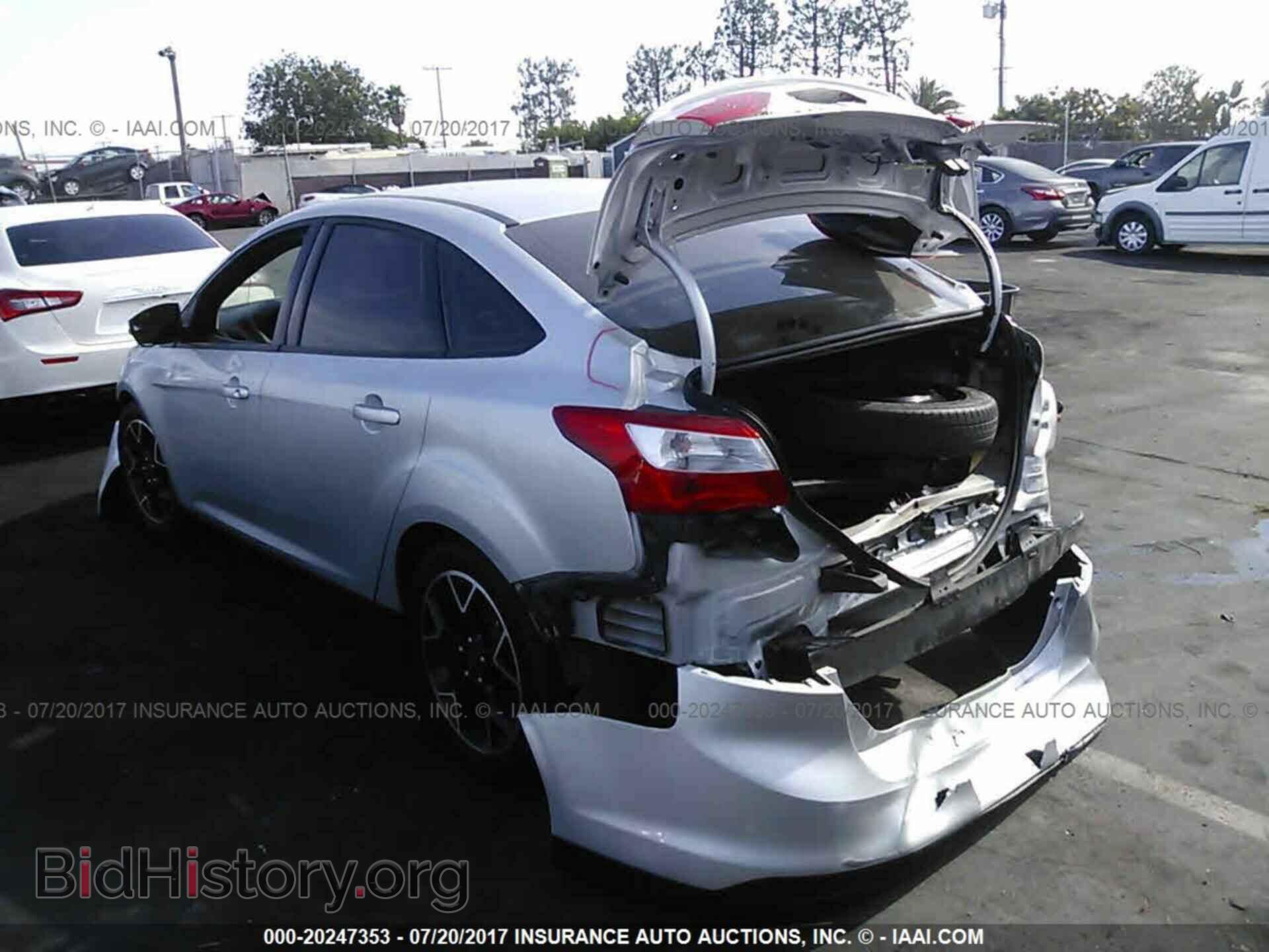 2013 Ford Focus - VIN: 1FADP3F22DL107973 - Photo 3