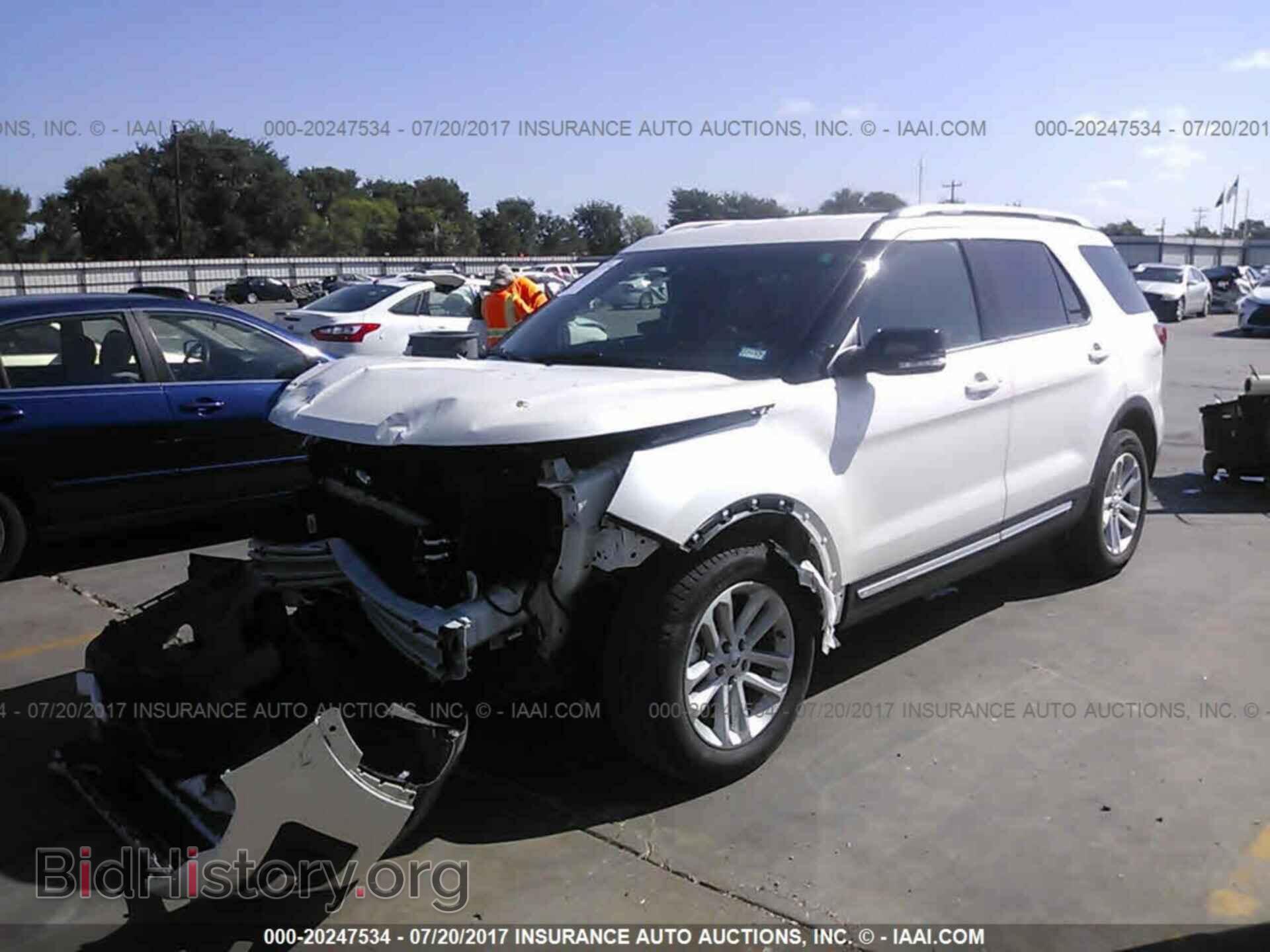 2016 Ford Explorer - VIN: 1FM5K7D88GGA25007 - Photo 2