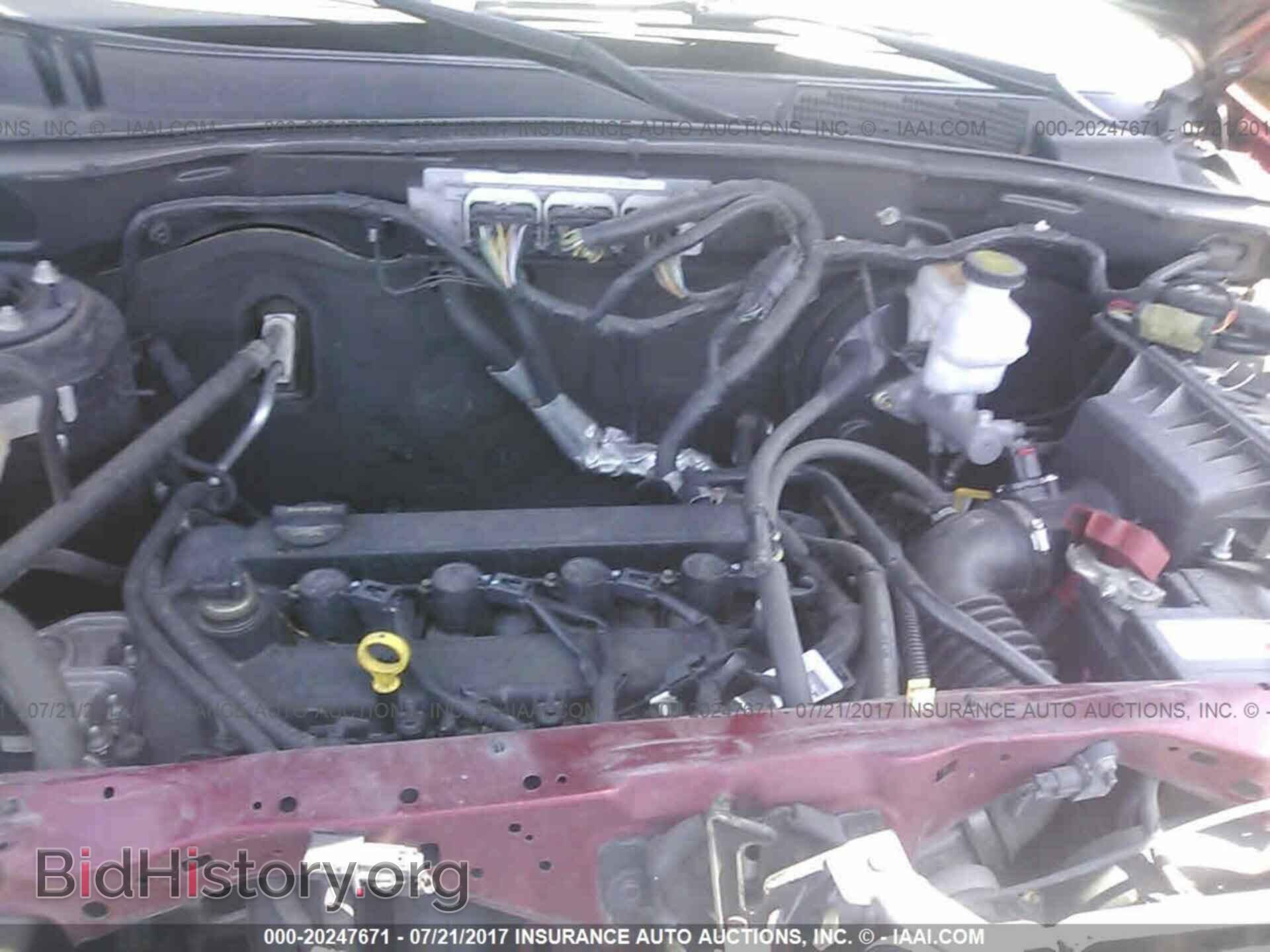 2011 Ford Escape - VIN: 1FMCU0C77BKB52709 - Photo 10