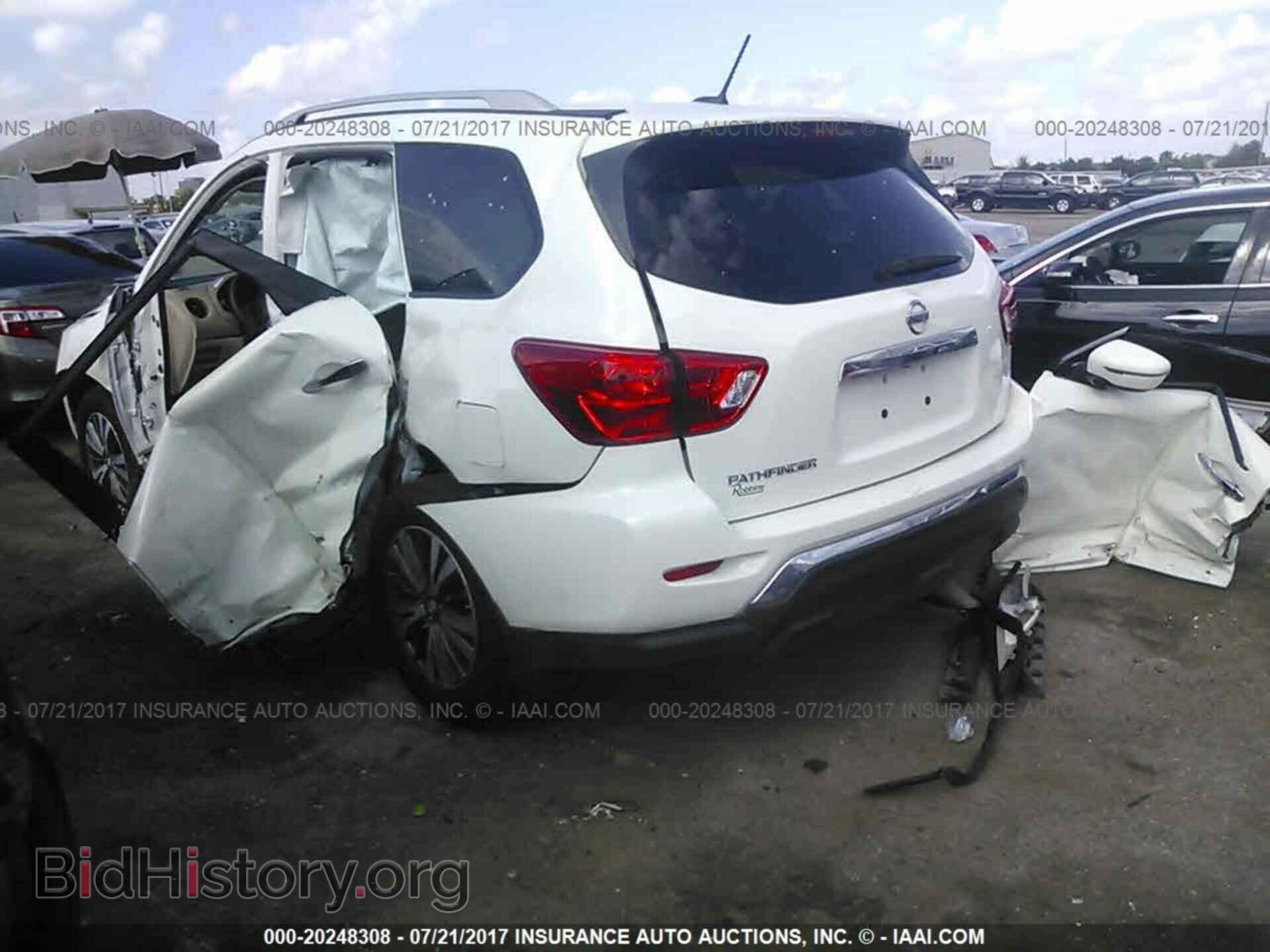 2017 Nissan Pathfinder - VIN: 5N1DR2MN1HC645013 - Фото 3