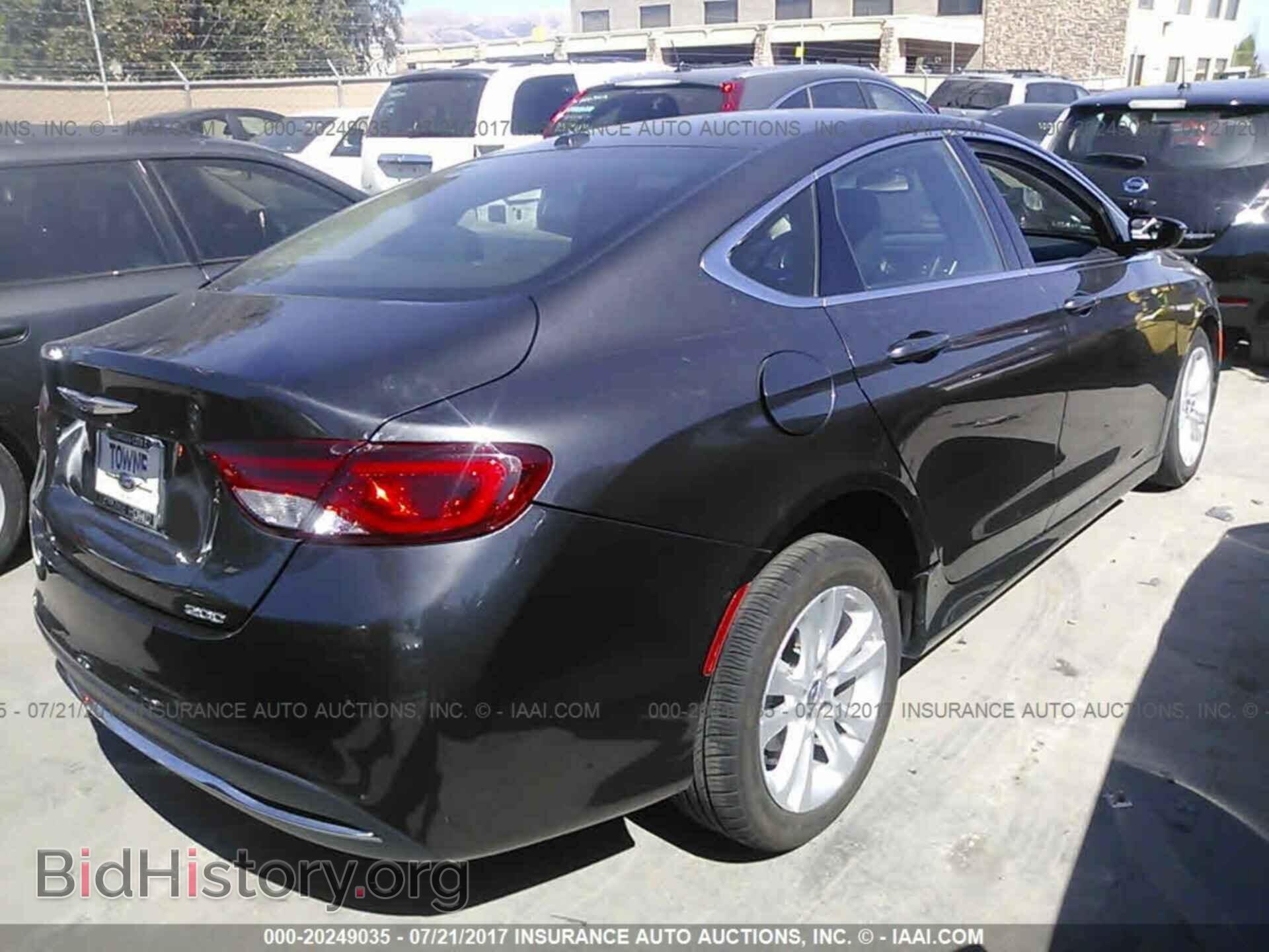 2015 Chrysler 200 - VIN: 1C3CCCAB3FN747243 - Photo 4