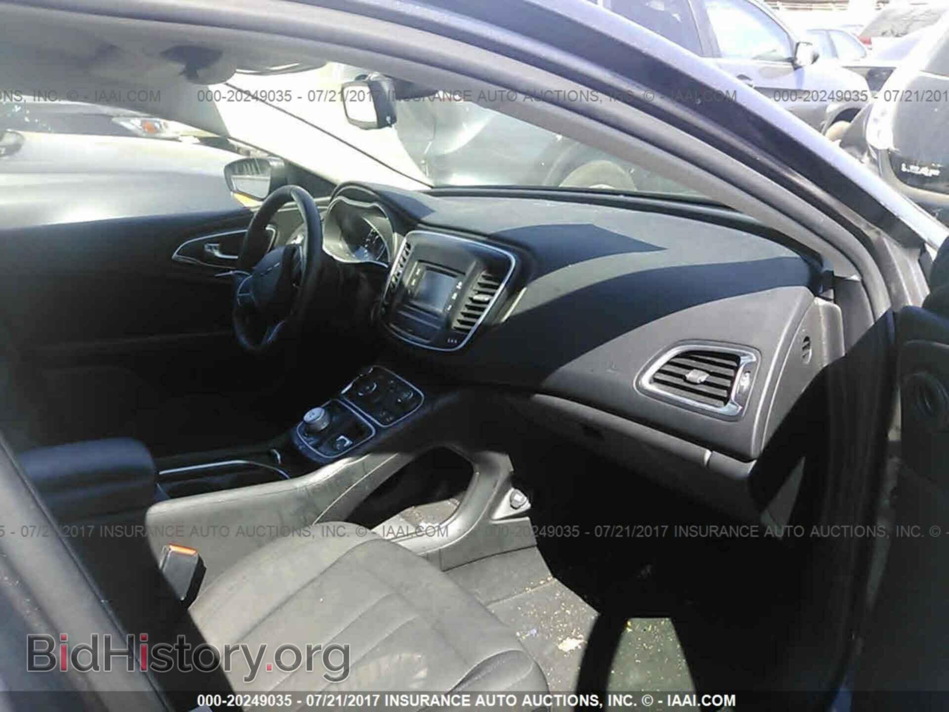 2015 Chrysler 200 - VIN: 1C3CCCAB3FN747243 - Photo 5