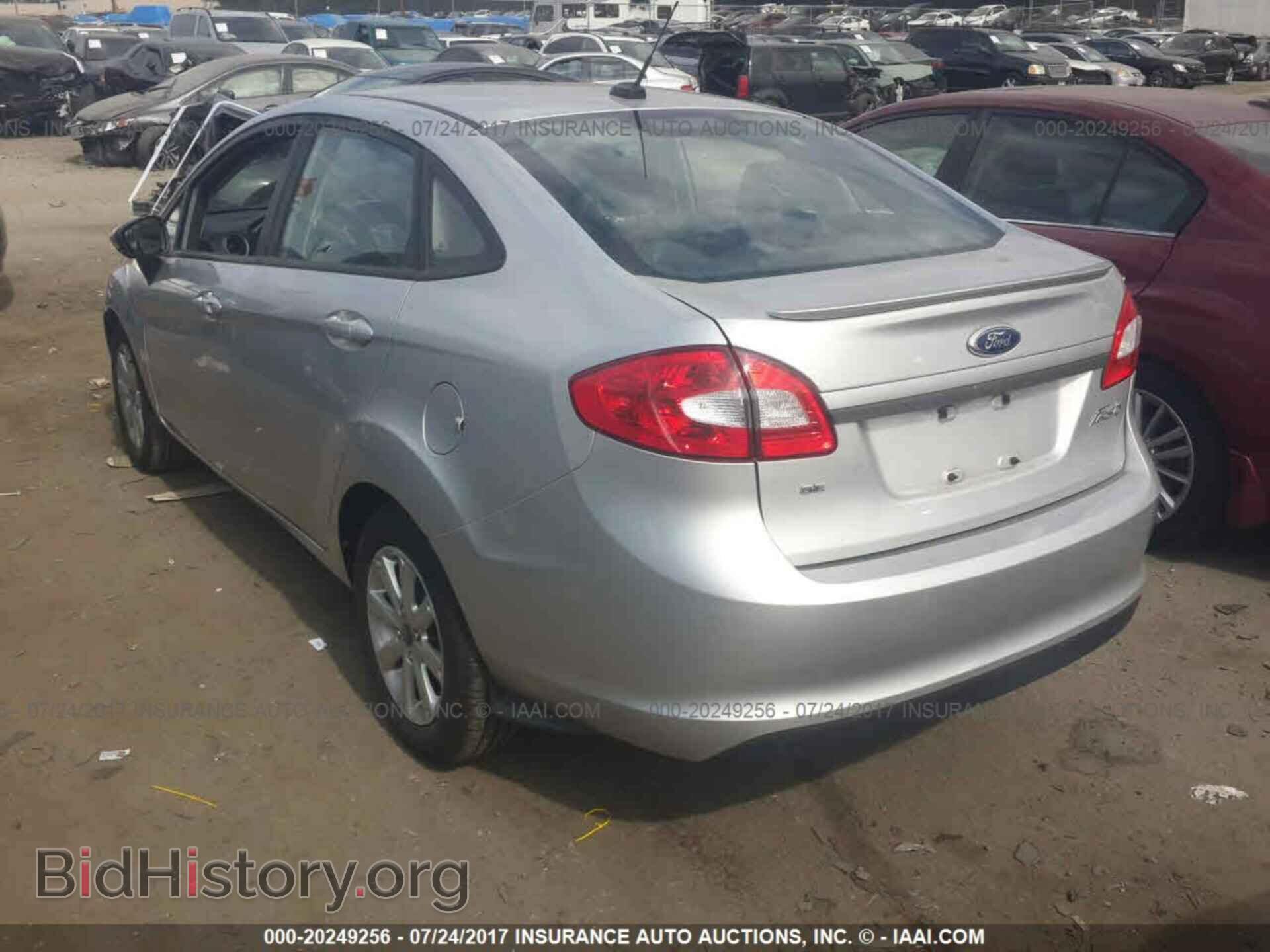 2012 Ford Fiesta - VIN: 3FADP4BJ7CM112120 - Фото 3