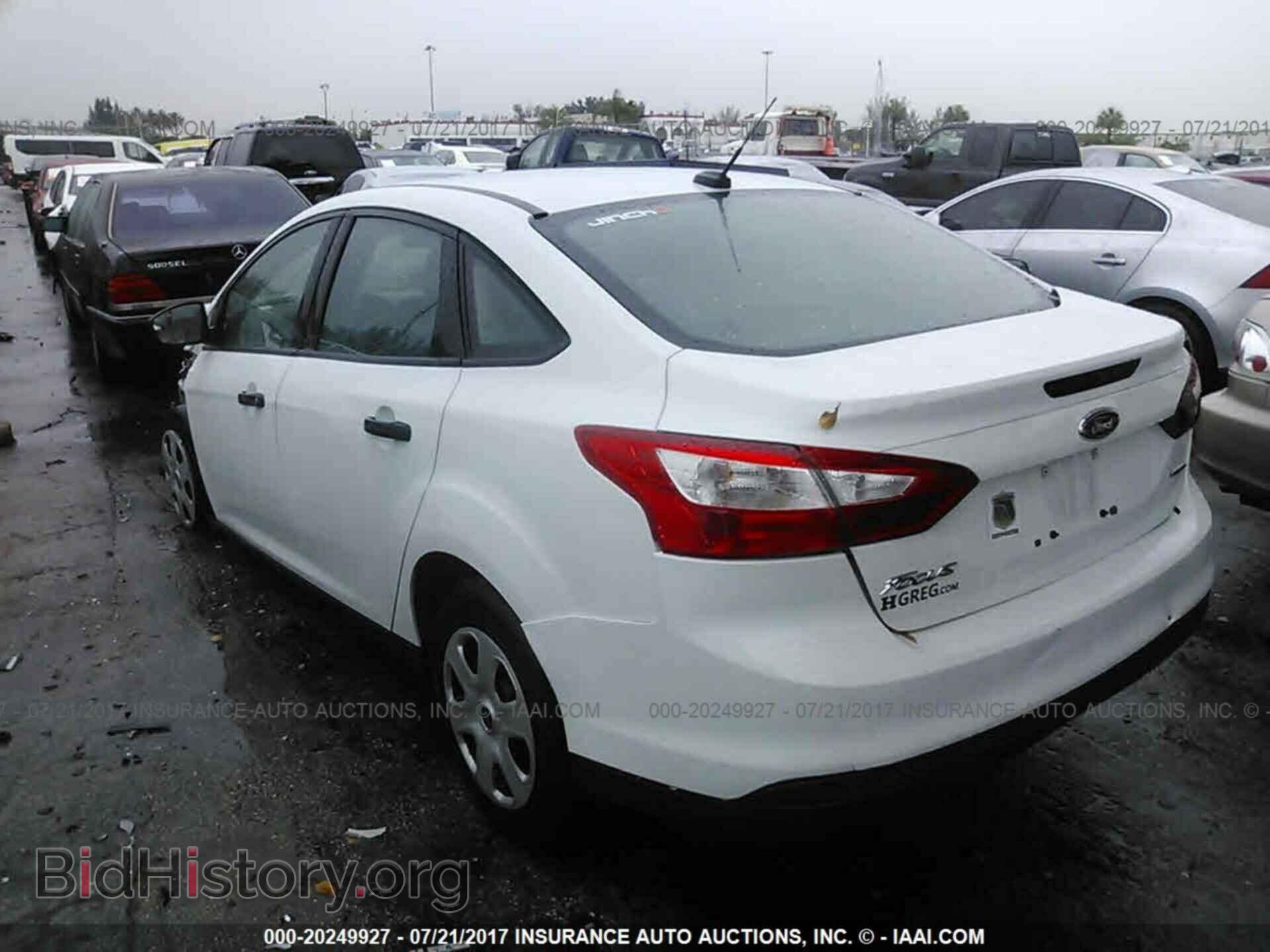 2014 Ford Focus - VIN: 1FADP3E21EL153233 - Photo 3