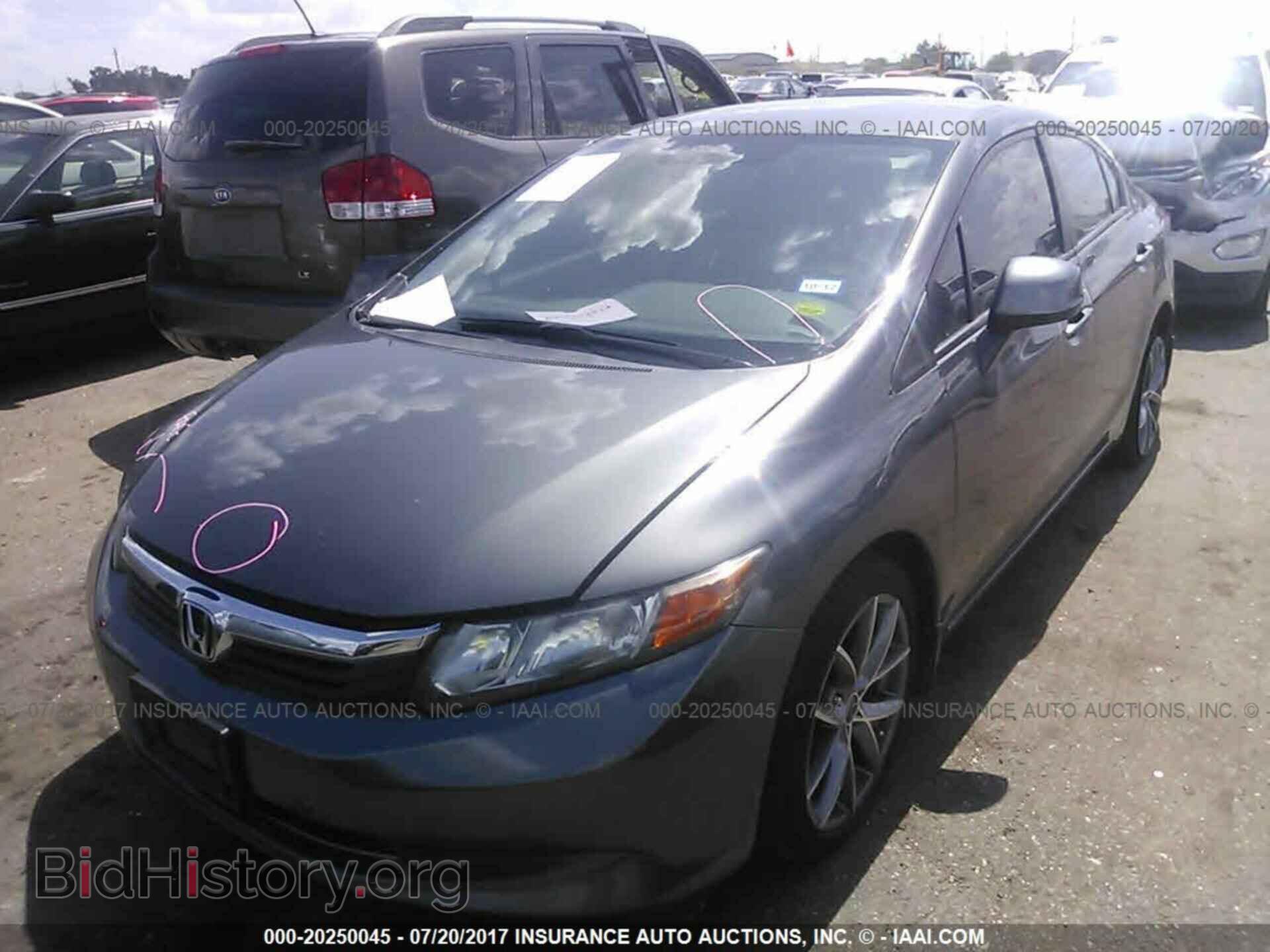 2012 Honda Civic - VIN: 2HGFB2F52CH579187 - Photo 2