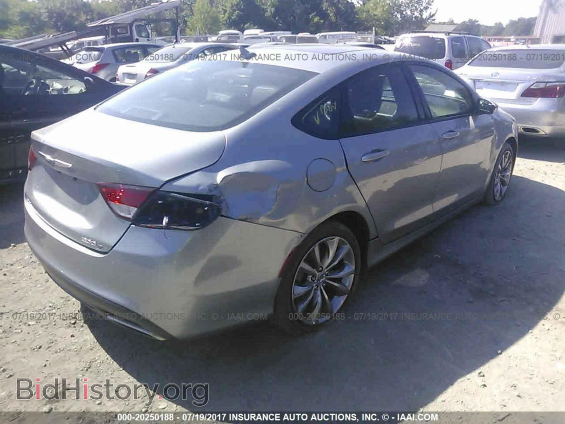 2015 Chrysler 200 - VIN: 1C3CCCDG2FN530399 - Photo 4