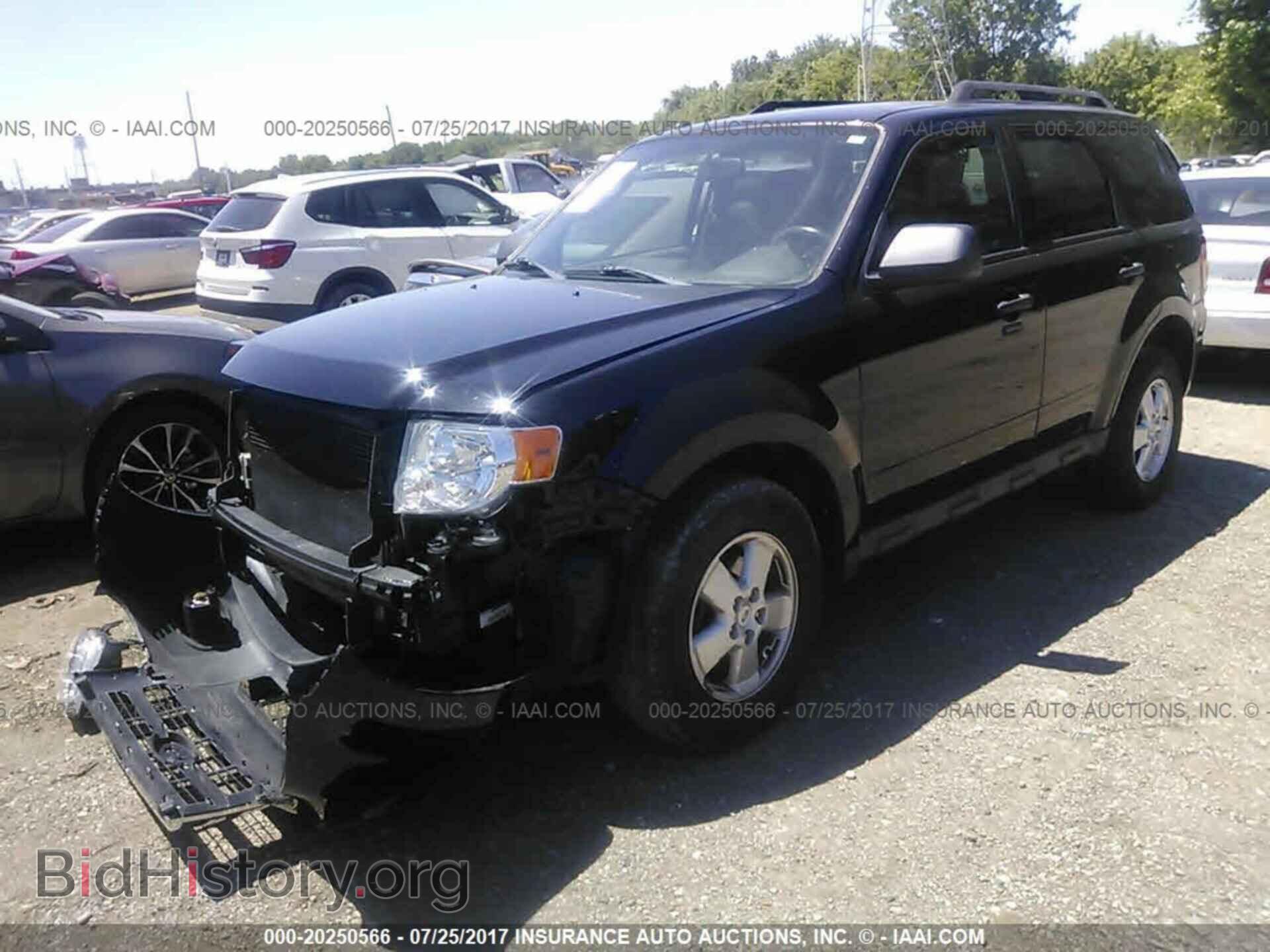 2012 Ford Escape - VIN: 1FMCU0D70CKB92971 - Photo 2