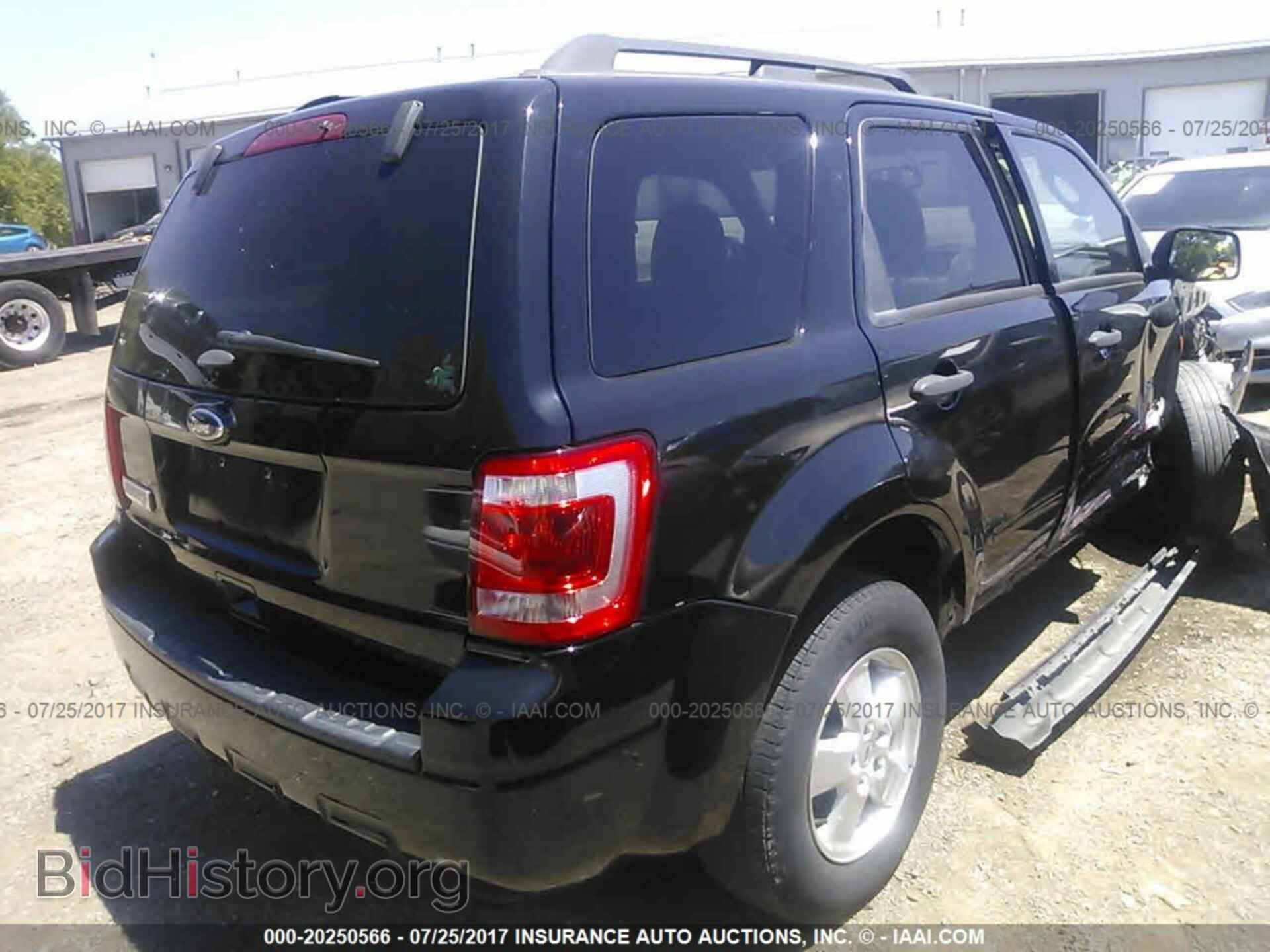 2012 Ford Escape - VIN: 1FMCU0D70CKB92971 - Photo 4