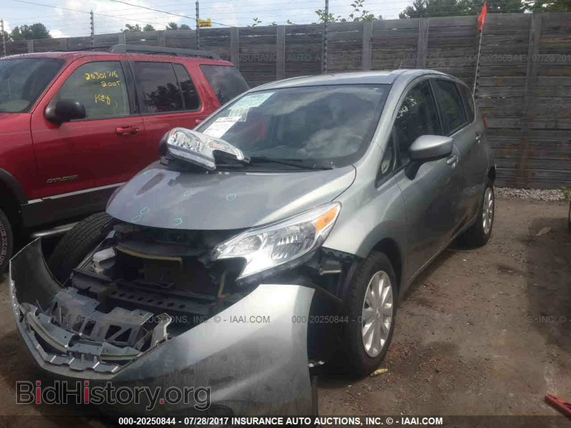 2015 Nissan Versa note - VIN: 3N1CE2CP1FL397624 - Фото 2