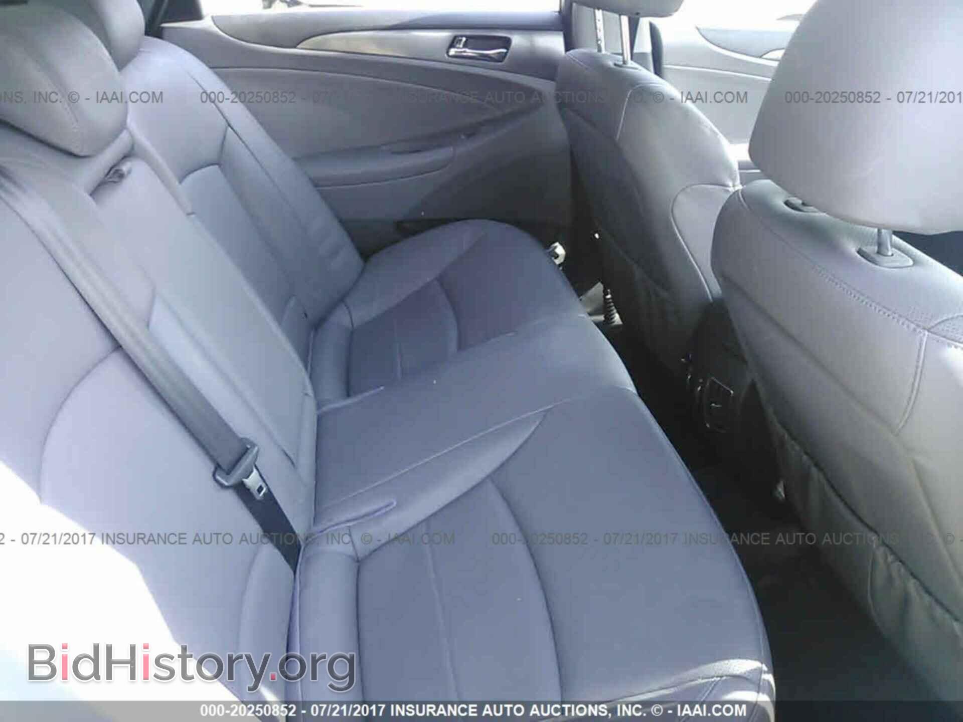 2012 Hyundai Sonata - VIN: KMHEC4A48CA032162 - Photo 8