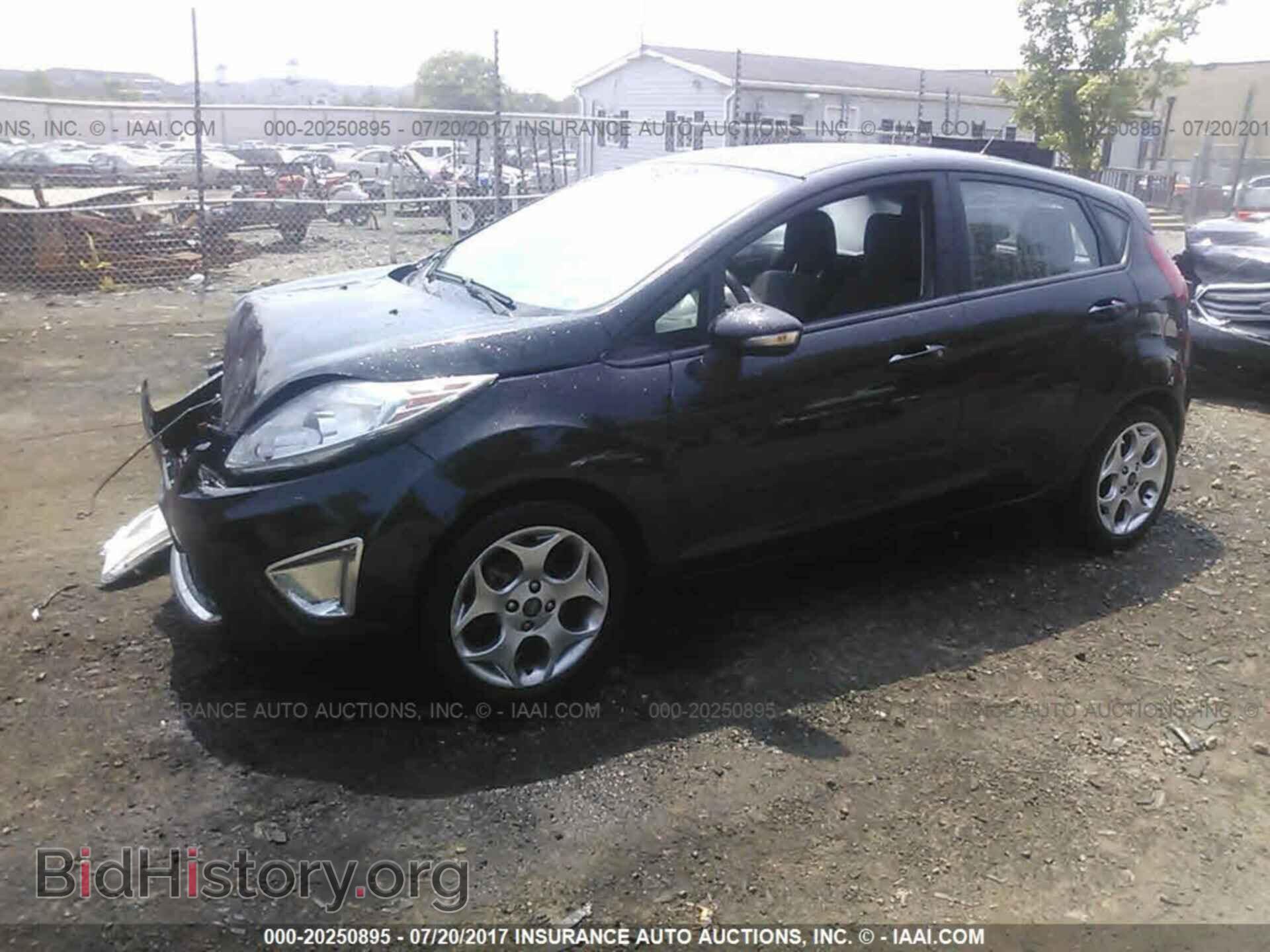 2011 Ford Fiesta - VIN: 3FADP4FJ5BM170963 - Фото 2