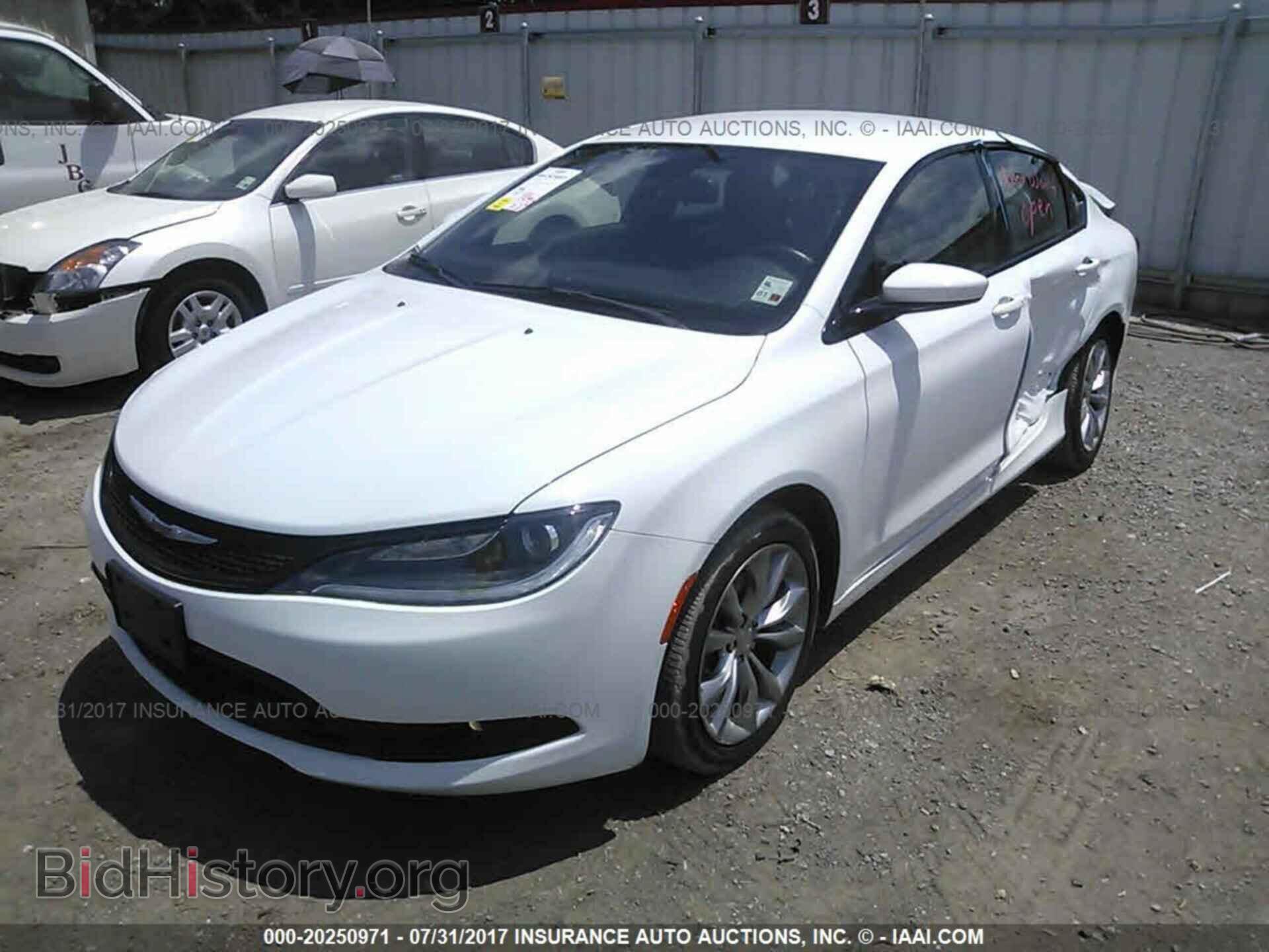 2015 Chrysler 200 - VIN: 1C3CCCBB3FN711972 - Photo 2