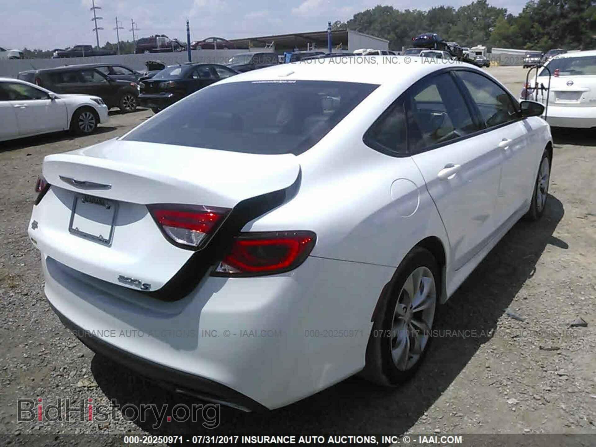 2015 Chrysler 200 - VIN: 1C3CCCBB3FN711972 - Photo 4