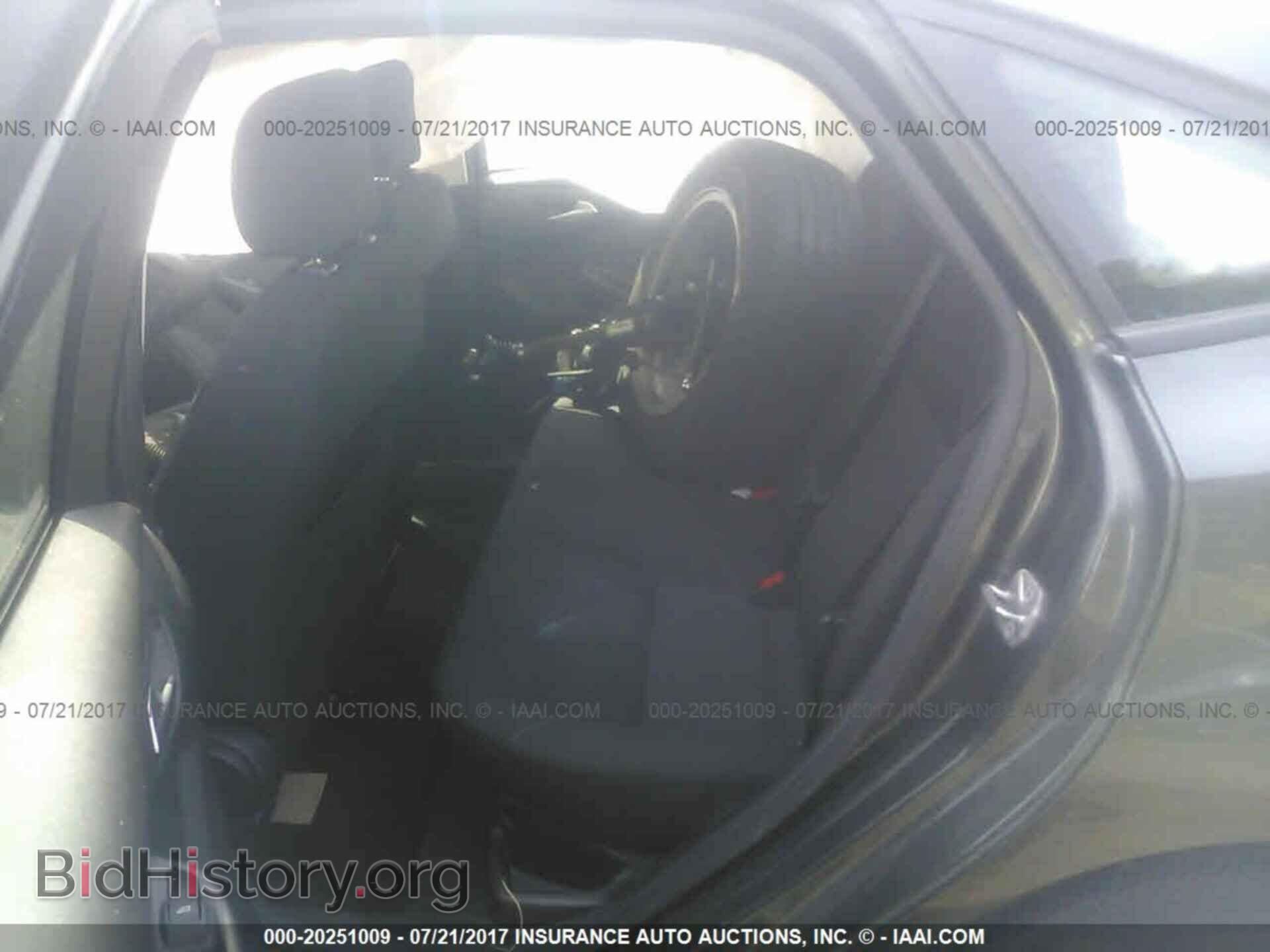 2016 Ford Focus - VIN: 1FADP3F2XGL353965 - Photo 8
