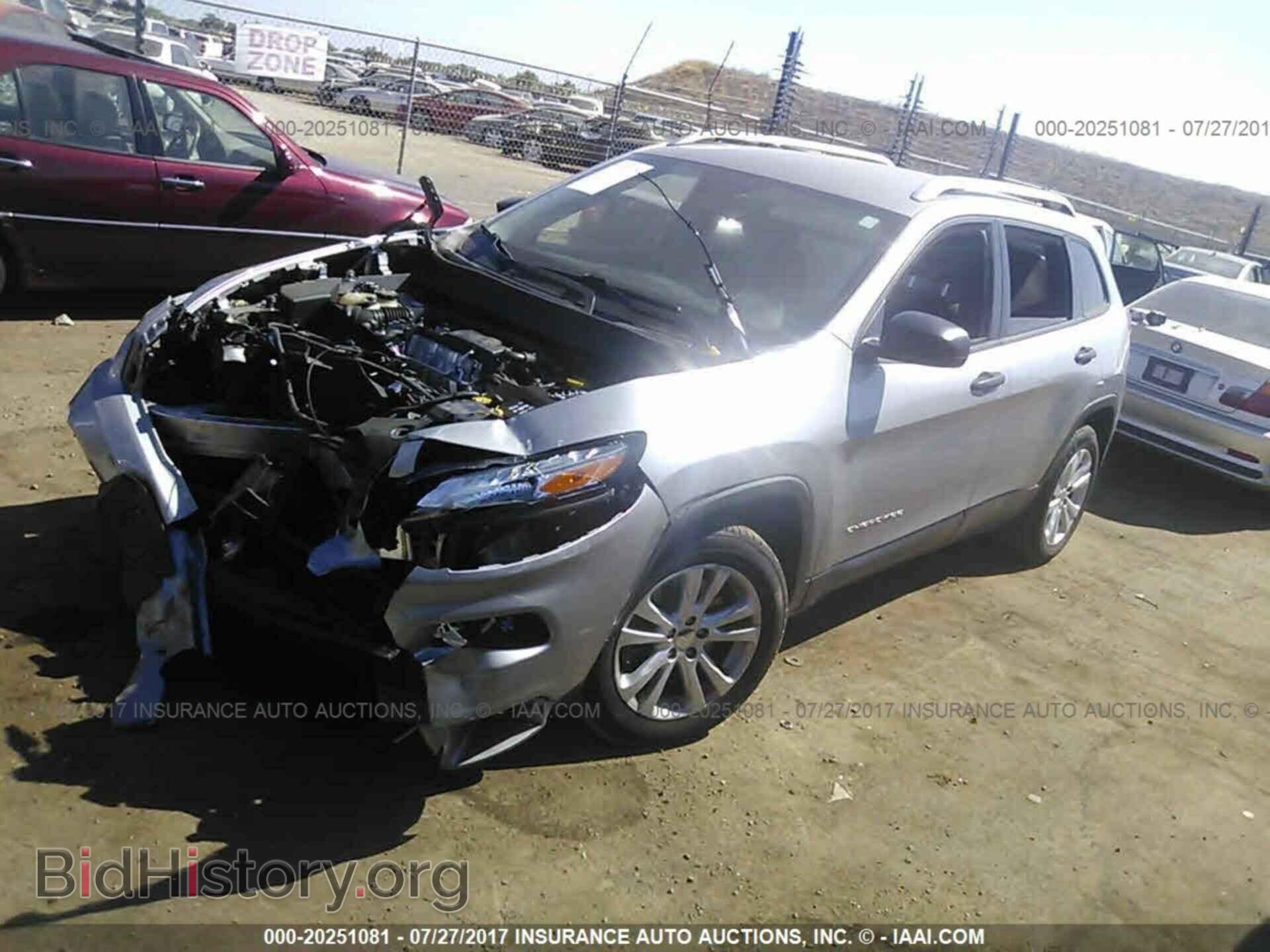 2015 Jeep Cherokee - VIN: 1C4PJLAB9FW631168 - Фото 2