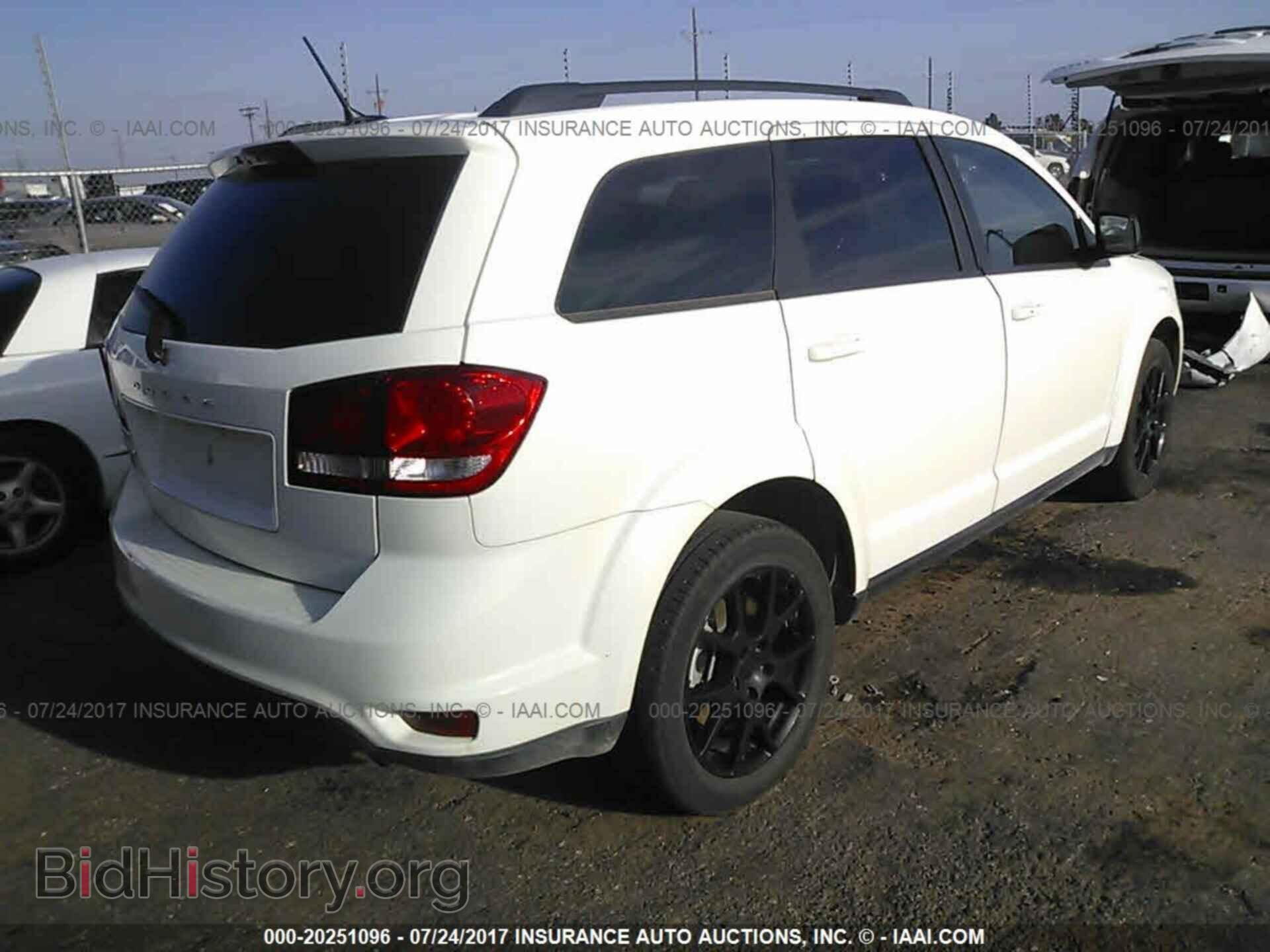 2017 Dodge Journey - VIN: 3C4PDCBB0HT552390 - Фото 4