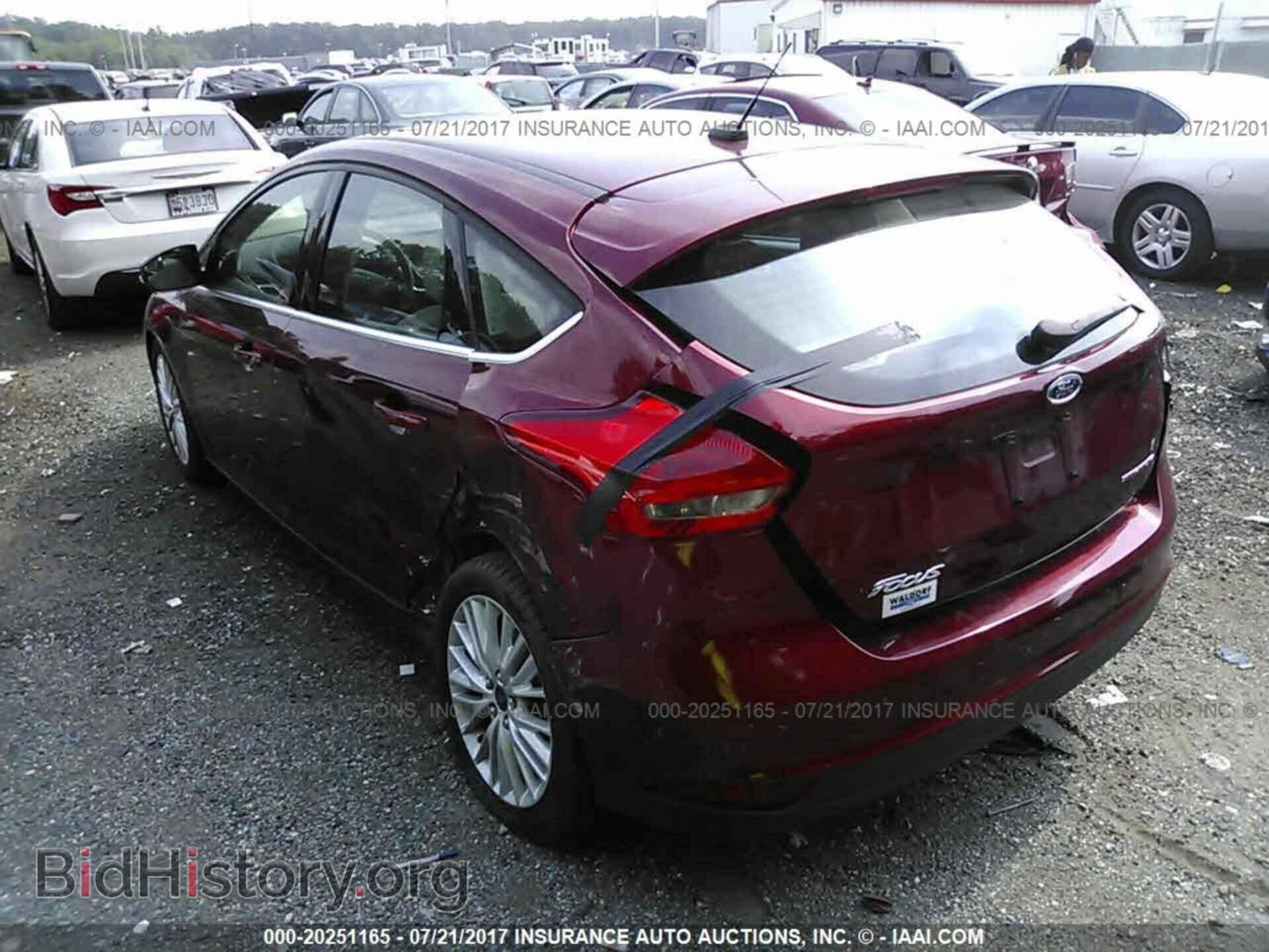 2015 Ford Focus - VIN: 1FADP3N24FL215998 - Photo 3