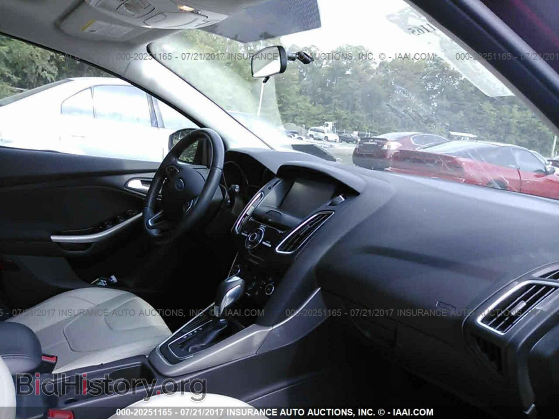 2015 Ford Focus - VIN: 1FADP3N24FL215998 - Photo 5