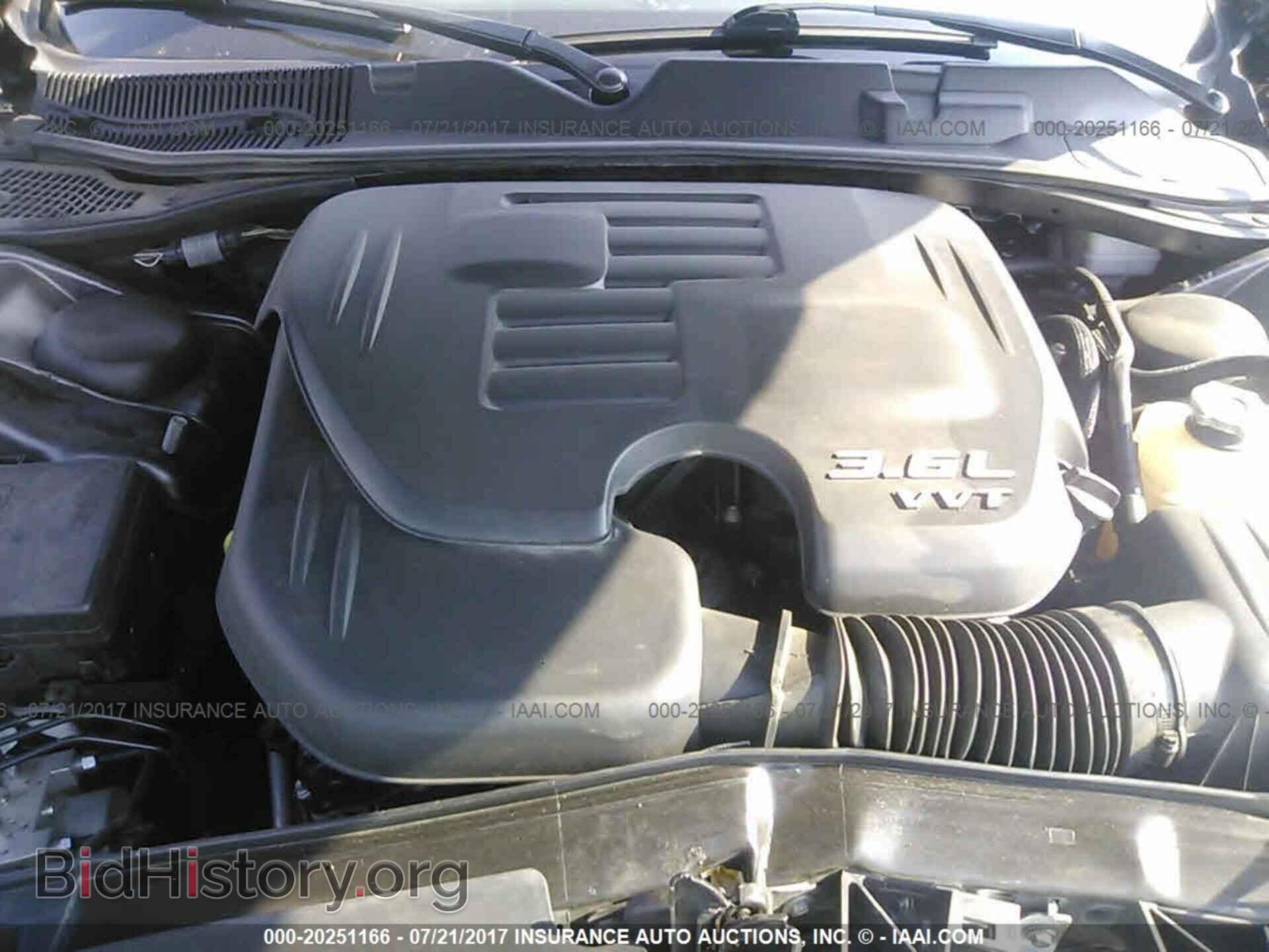2015 Dodge Challenger - VIN: 2C3CDZAG1FH811056 - Photo 10