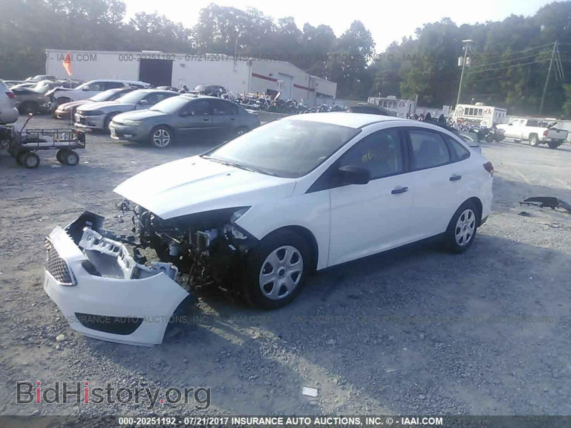 2017 Ford Focus - VIN: 1FADP3E28HL227705 - Фото 2