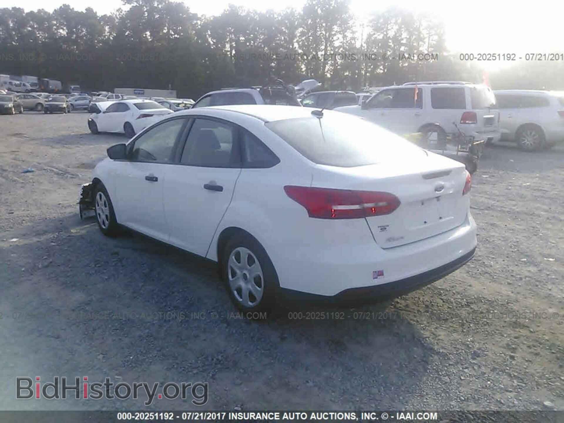 2017 Ford Focus - VIN: 1FADP3E28HL227705 - Фото 3