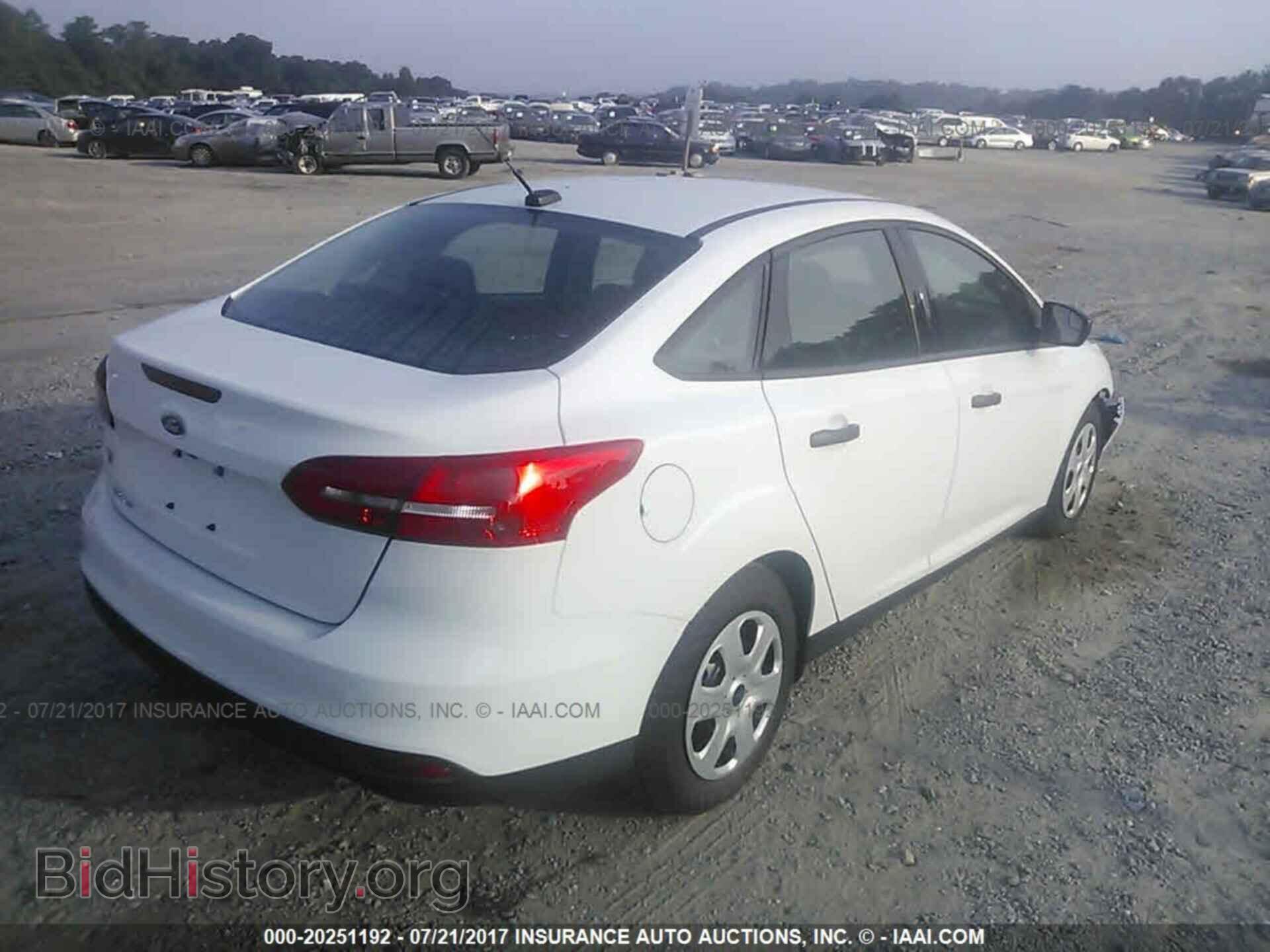 2017 Ford Focus - VIN: 1FADP3E28HL227705 - Фото 4