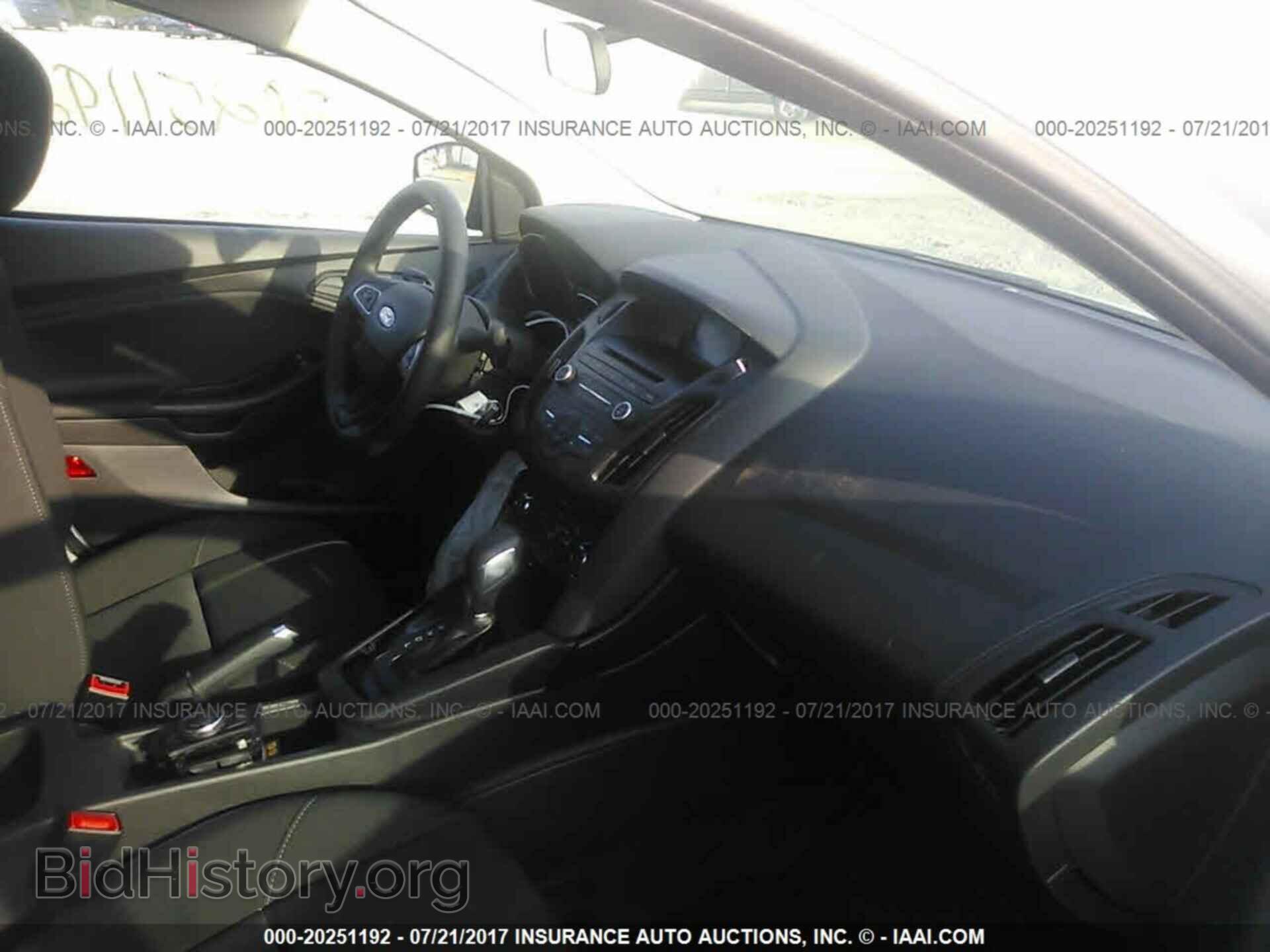 2017 Ford Focus - VIN: 1FADP3E28HL227705 - Фото 5