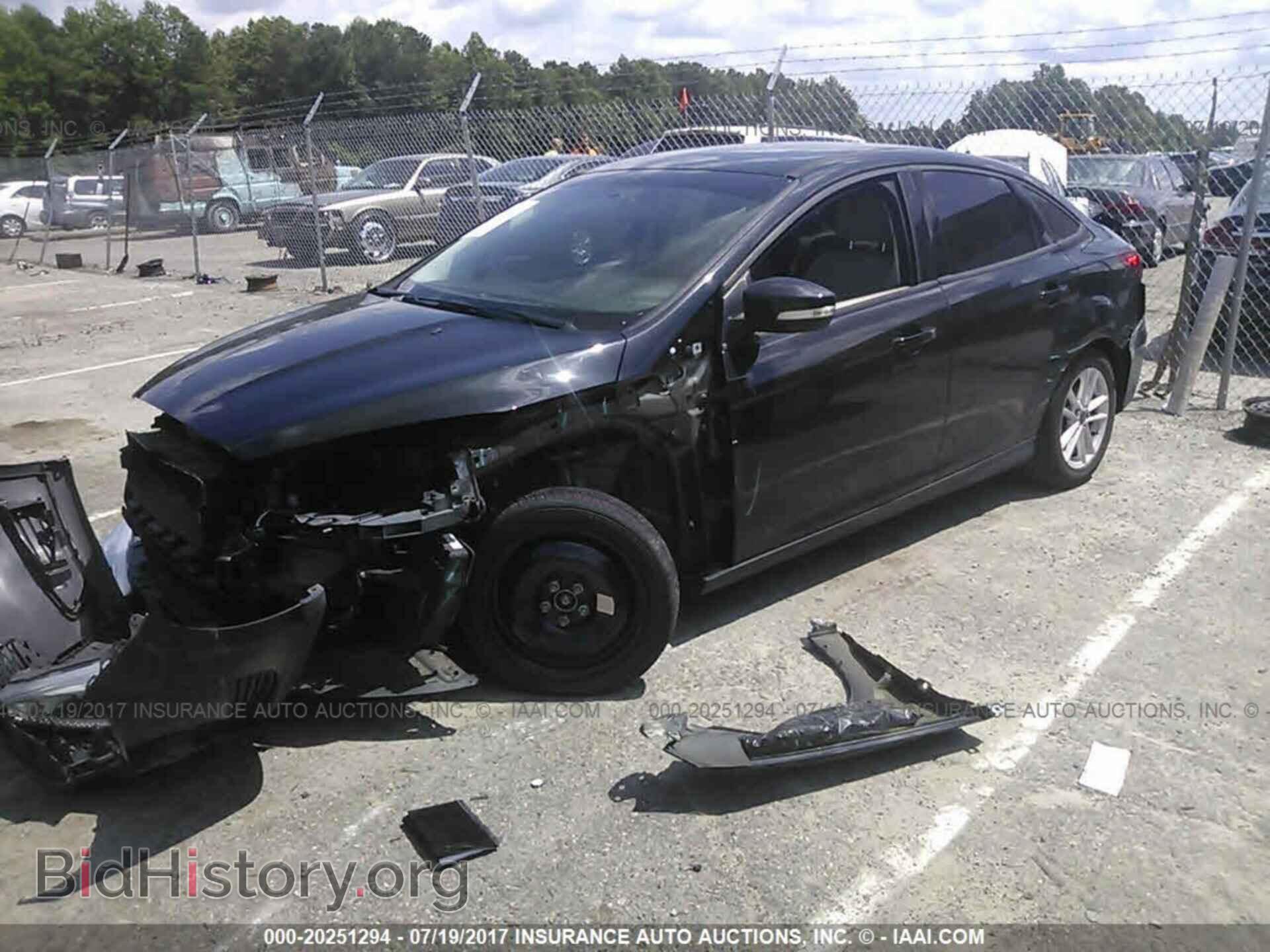 2015 Ford Focus - VIN: 1FADP3F2XFL206673 - Photo 2