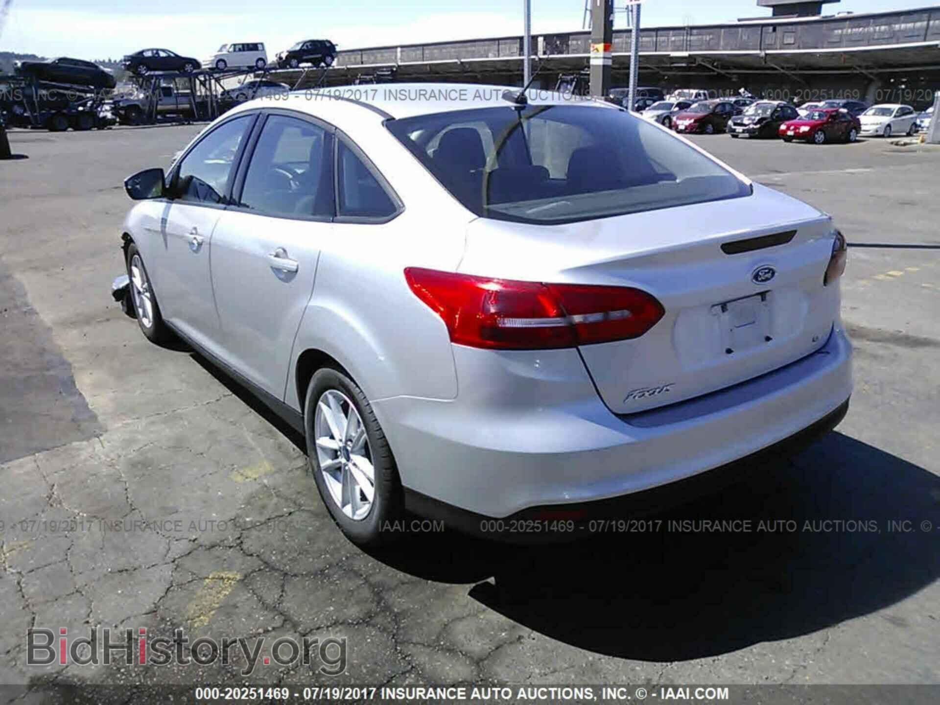2015 Ford Focus - VIN: 1FADP3F2XFL282717 - Photo 3