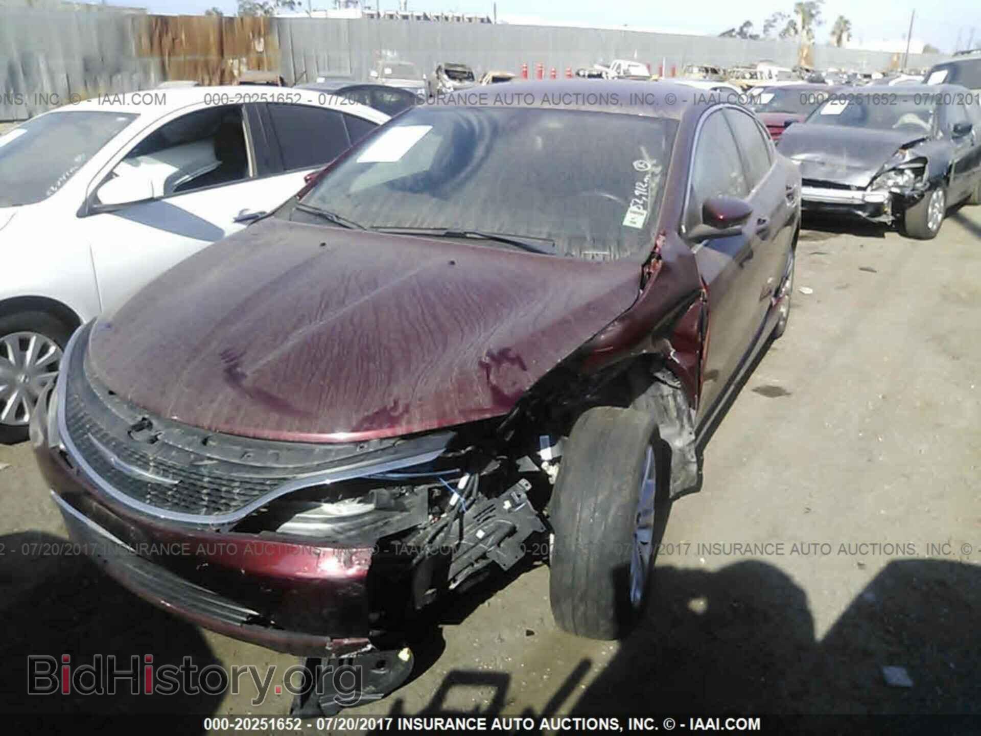 2015 Chrysler 200 - VIN: 1C3CCCAB2FN587159 - Photo 2