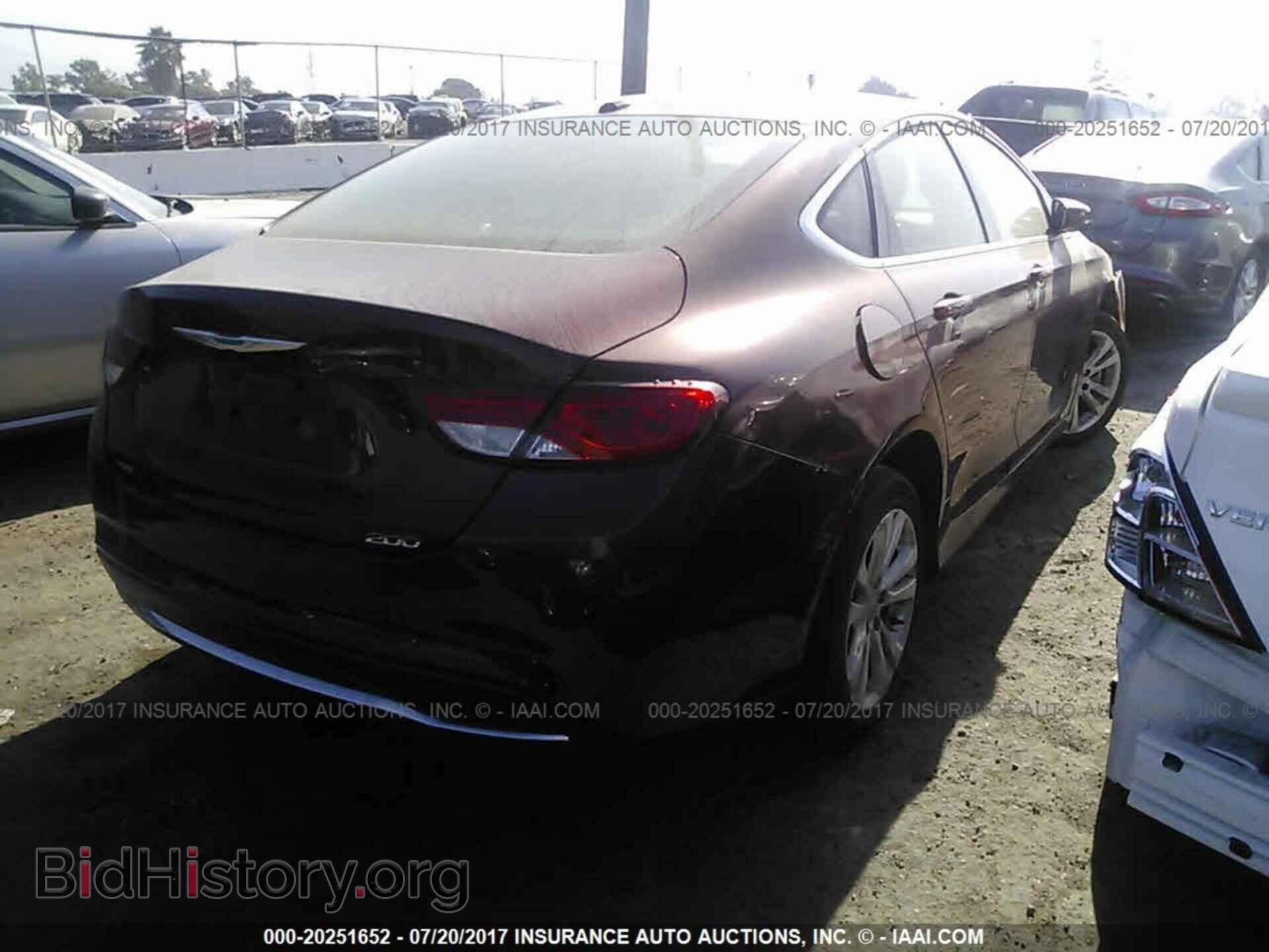 2015 Chrysler 200 - VIN: 1C3CCCAB2FN587159 - Photo 4