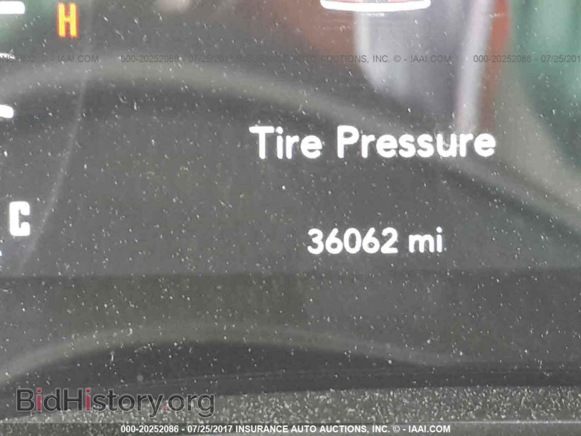 2015 Dodge Challenger - VIN: 2C3CDZFJ1FH708675 - Photo 7