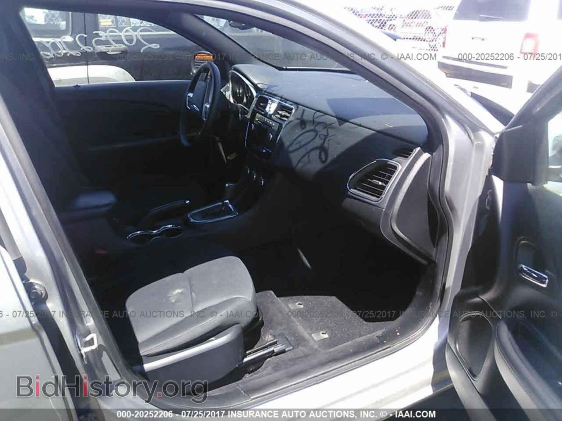 2013 Chrysler 200 - VIN: 1C3CCBBBXDN598738 - Фото 5