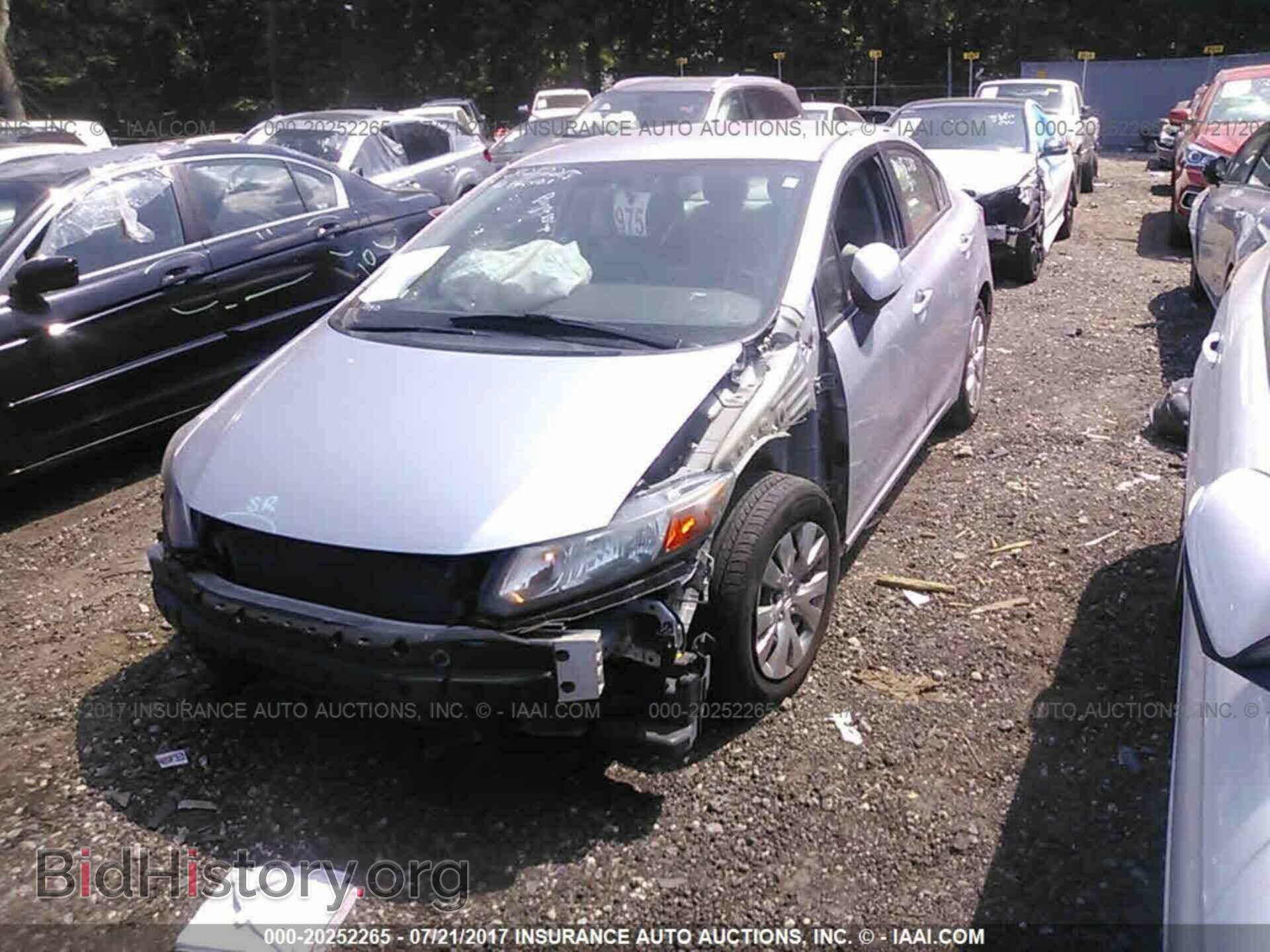 2012 Honda Civic - VIN: 2HGFB2F51CH301705 - Фото 2
