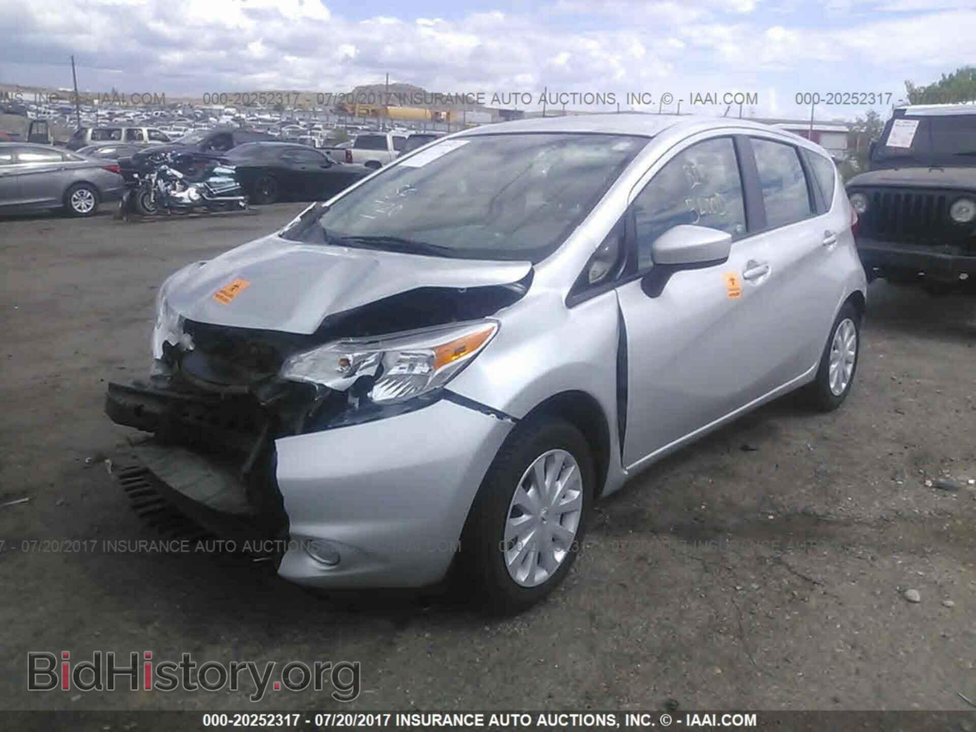 2015 Nissan Versa note - VIN: 3N1CE2CP7FL401692 - Photo 2