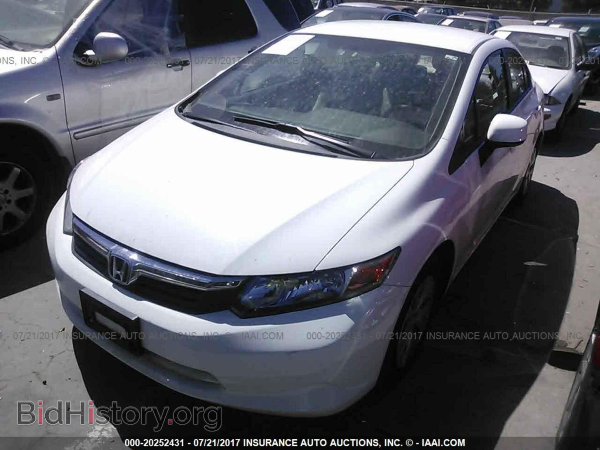 2012 Honda Civic - VIN: 2HGFB2F51CH609652 - Photo 2