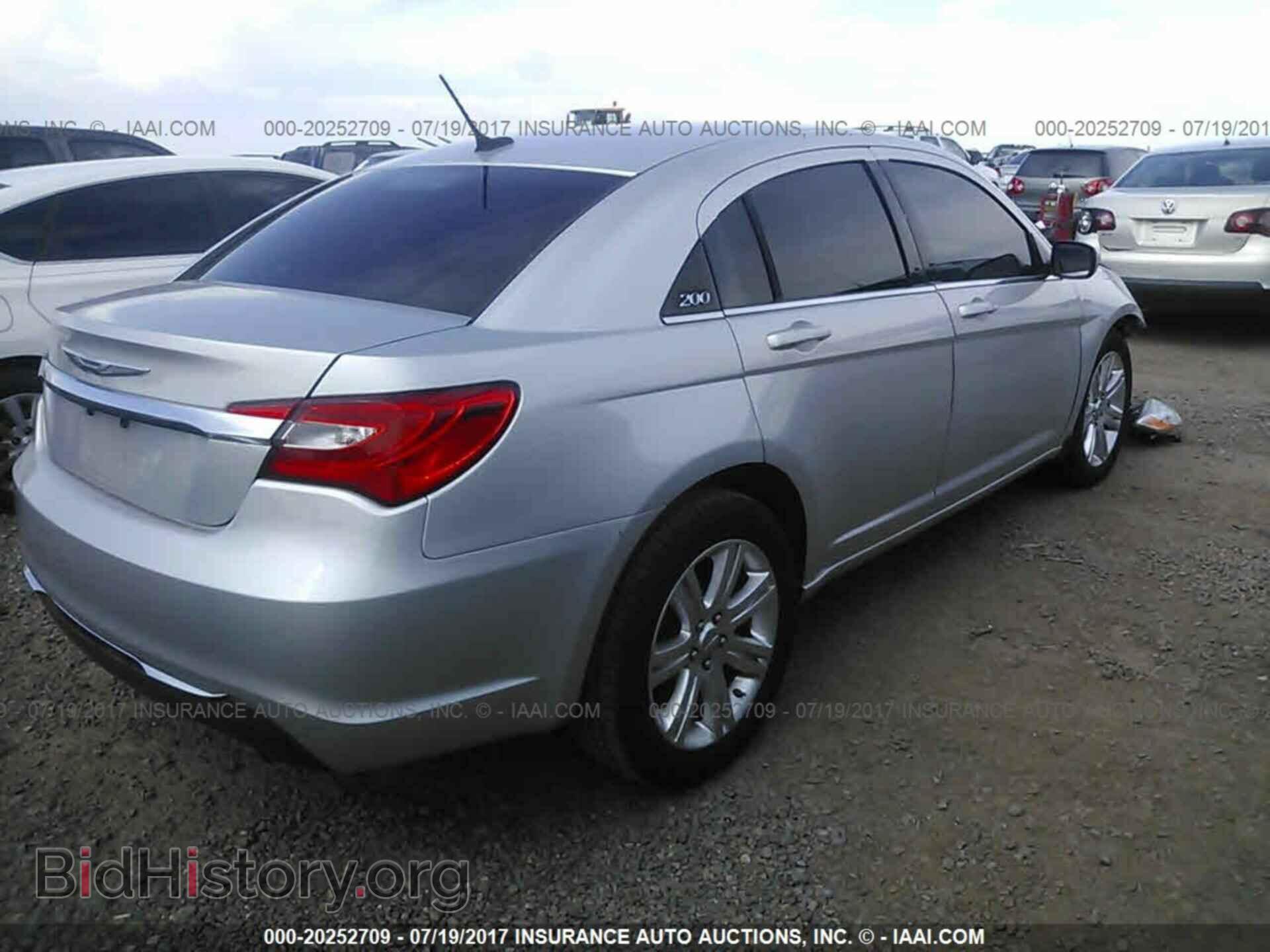 2012 Chrysler 200 - VIN: 1C3CCBBB2CN262810 - Photo 4