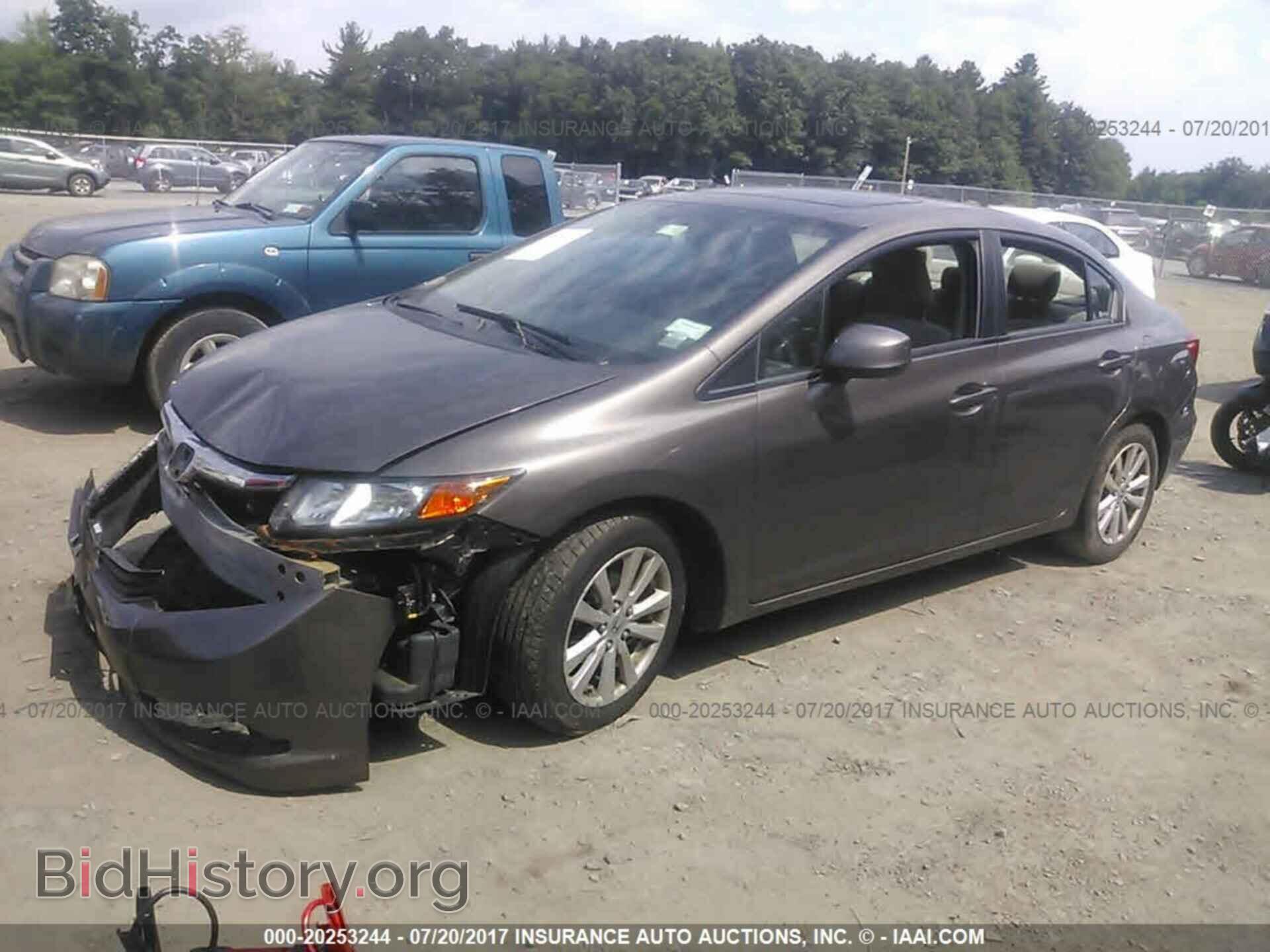 2012 Honda Civic - VIN: 2HGFB2F80CH535036 - Photo 2