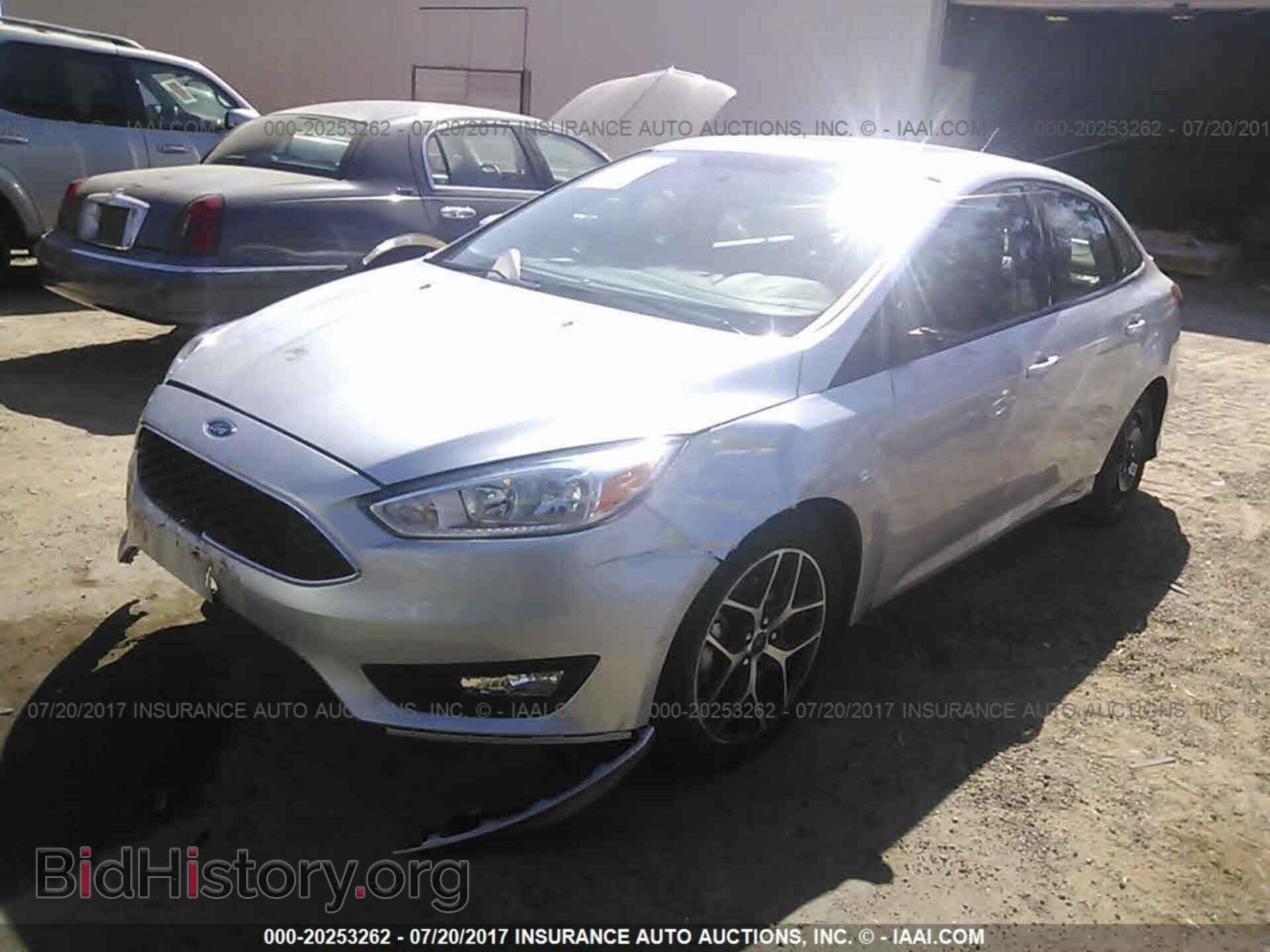2016 Ford Focus - VIN: 1FADP3F25GL380023 - Фото 2
