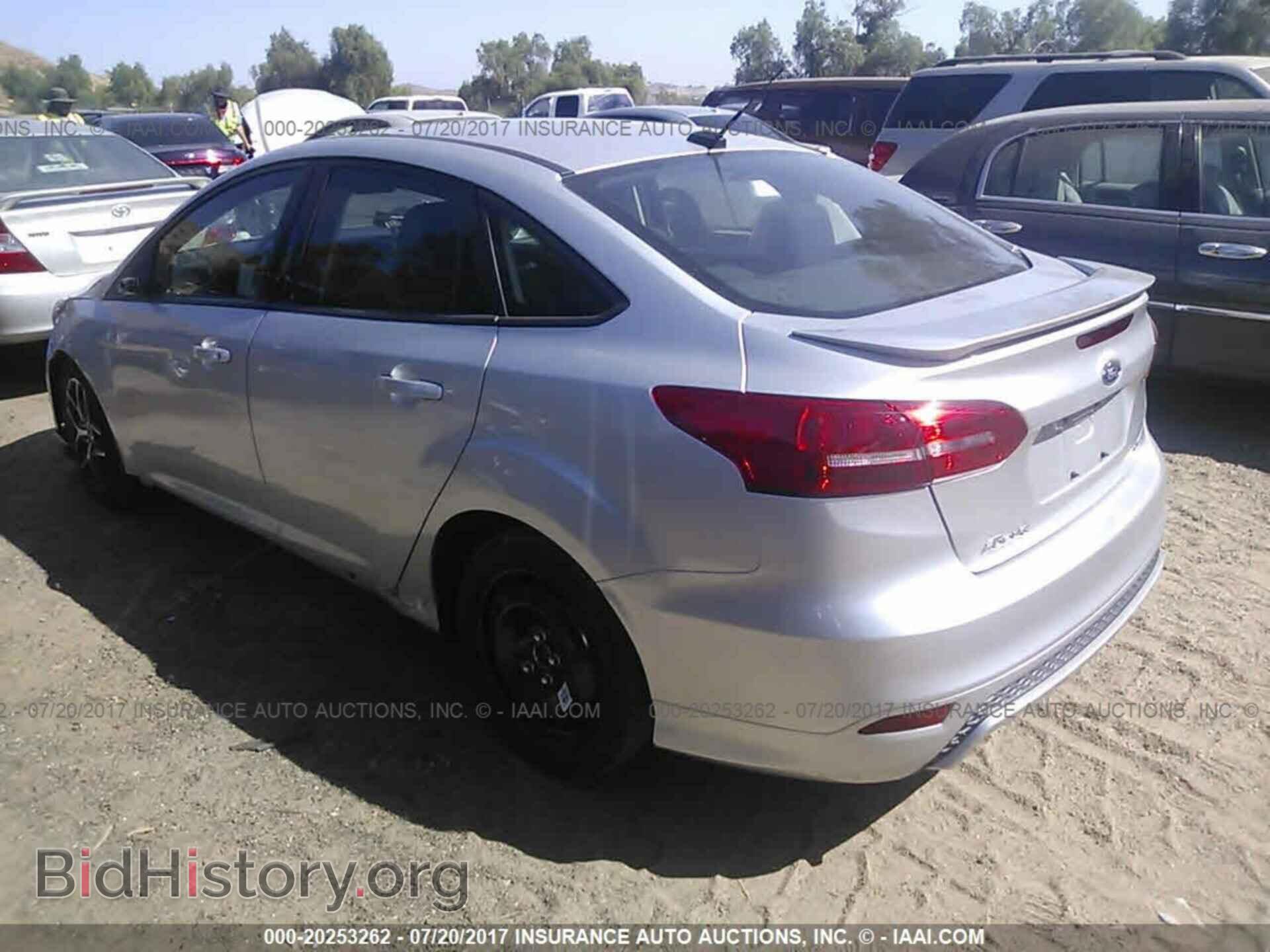 2016 Ford Focus - VIN: 1FADP3F25GL380023 - Фото 3