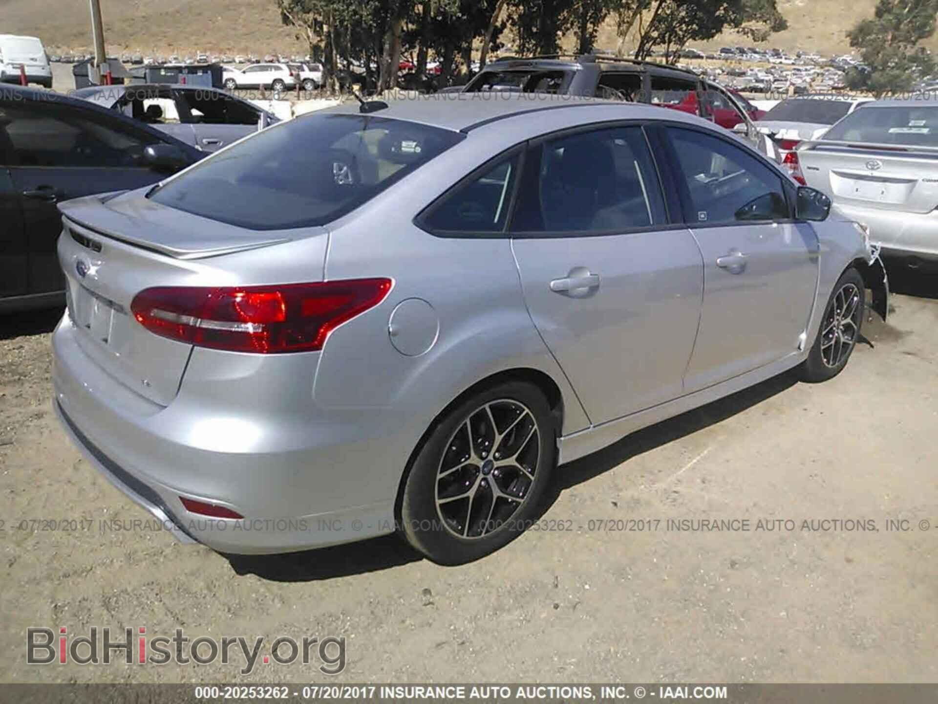 2016 Ford Focus - VIN: 1FADP3F25GL380023 - Фото 4