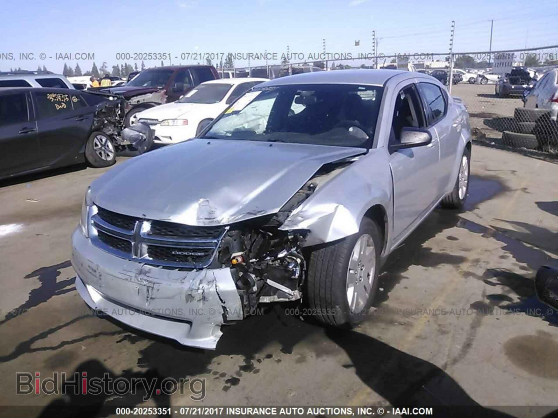 2011 Dodge Avenger - VIN: 1B3BD4FB8BN626156 - Фото 2