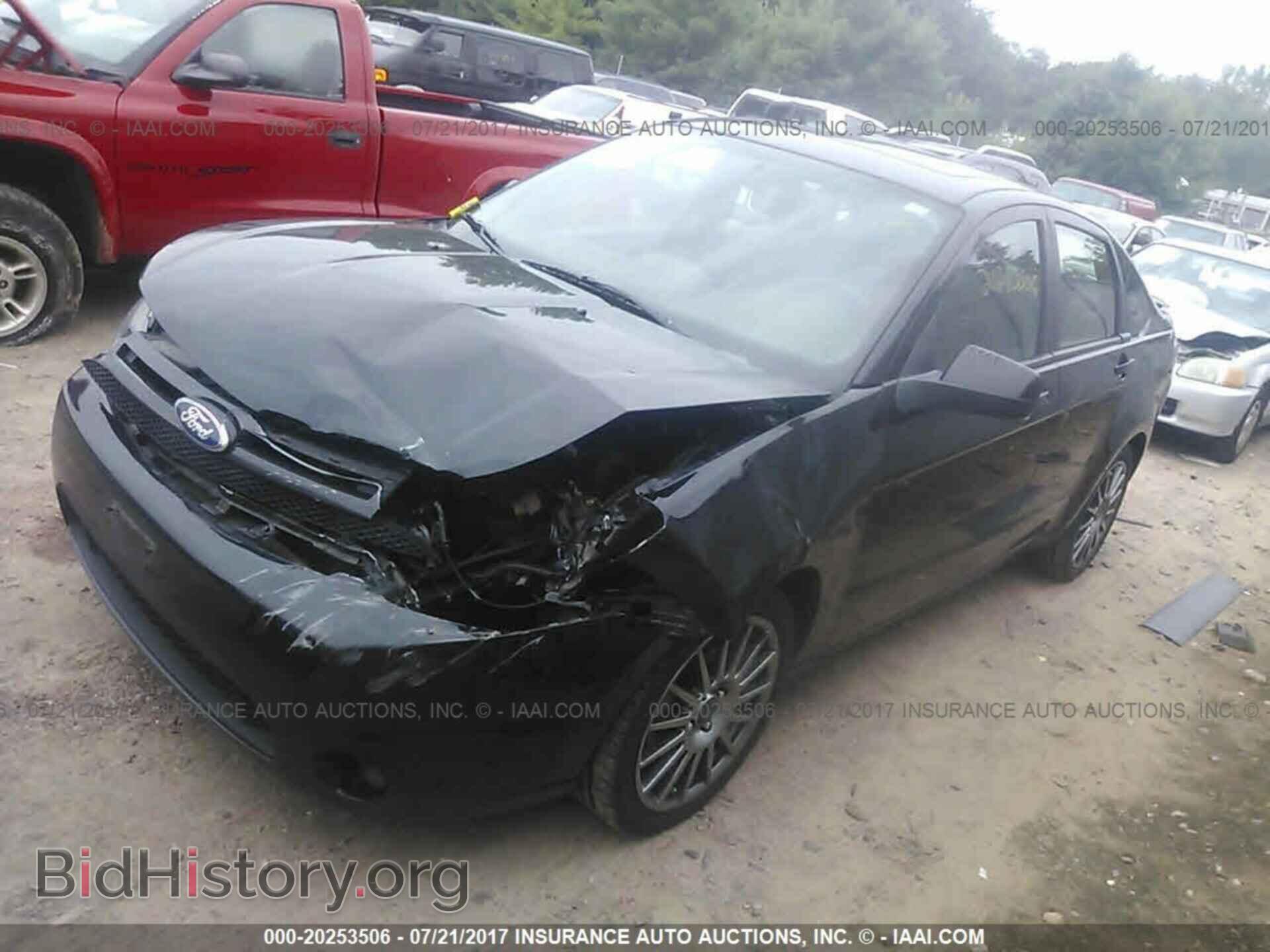 2011 Ford Focus - VIN: 1FAHP3GN3BW115991 - Фото 2